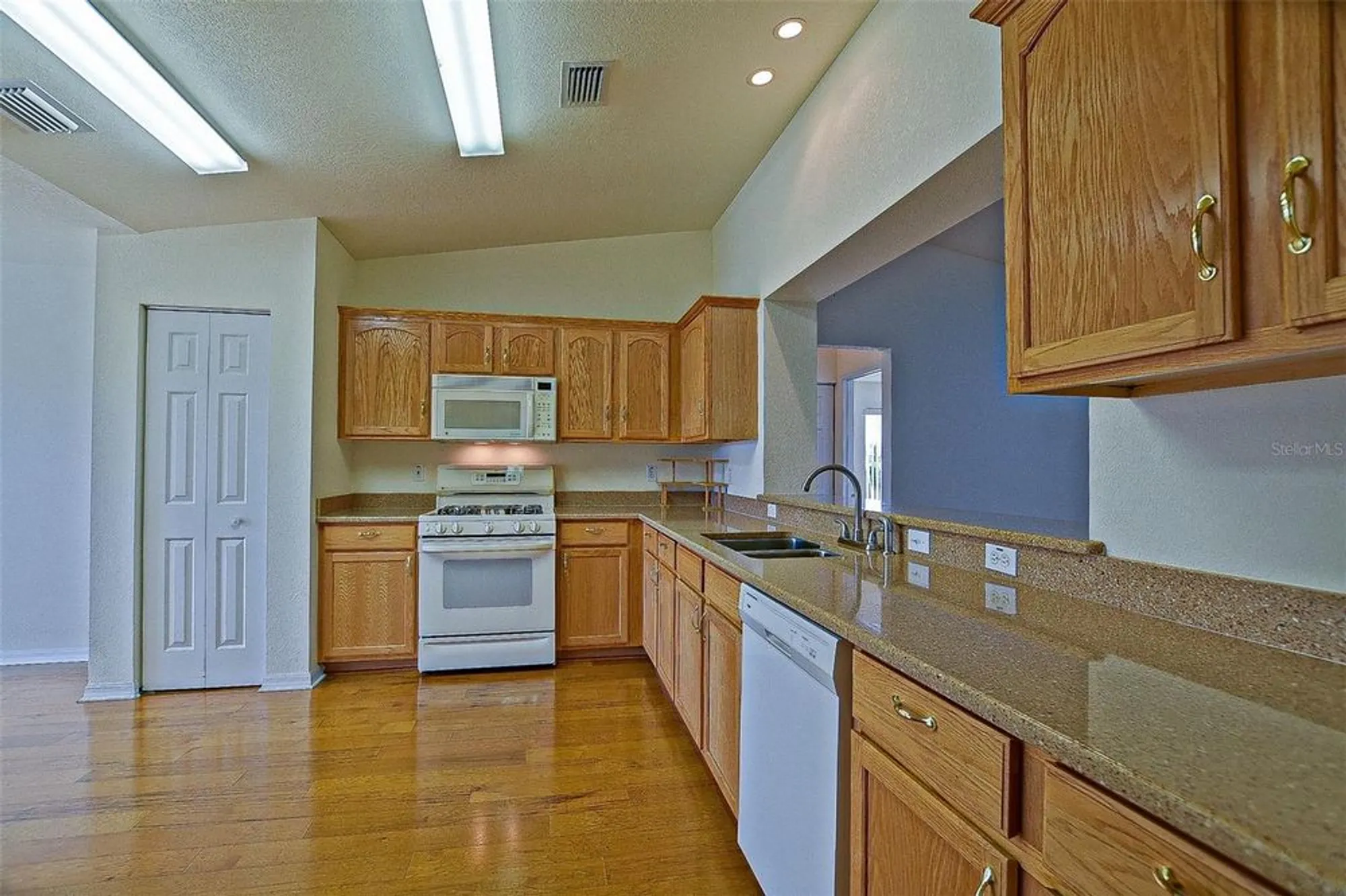 Property Slideshow image 22 of 89 | 13863 se 85th cir, Summerfield, FL, 34491