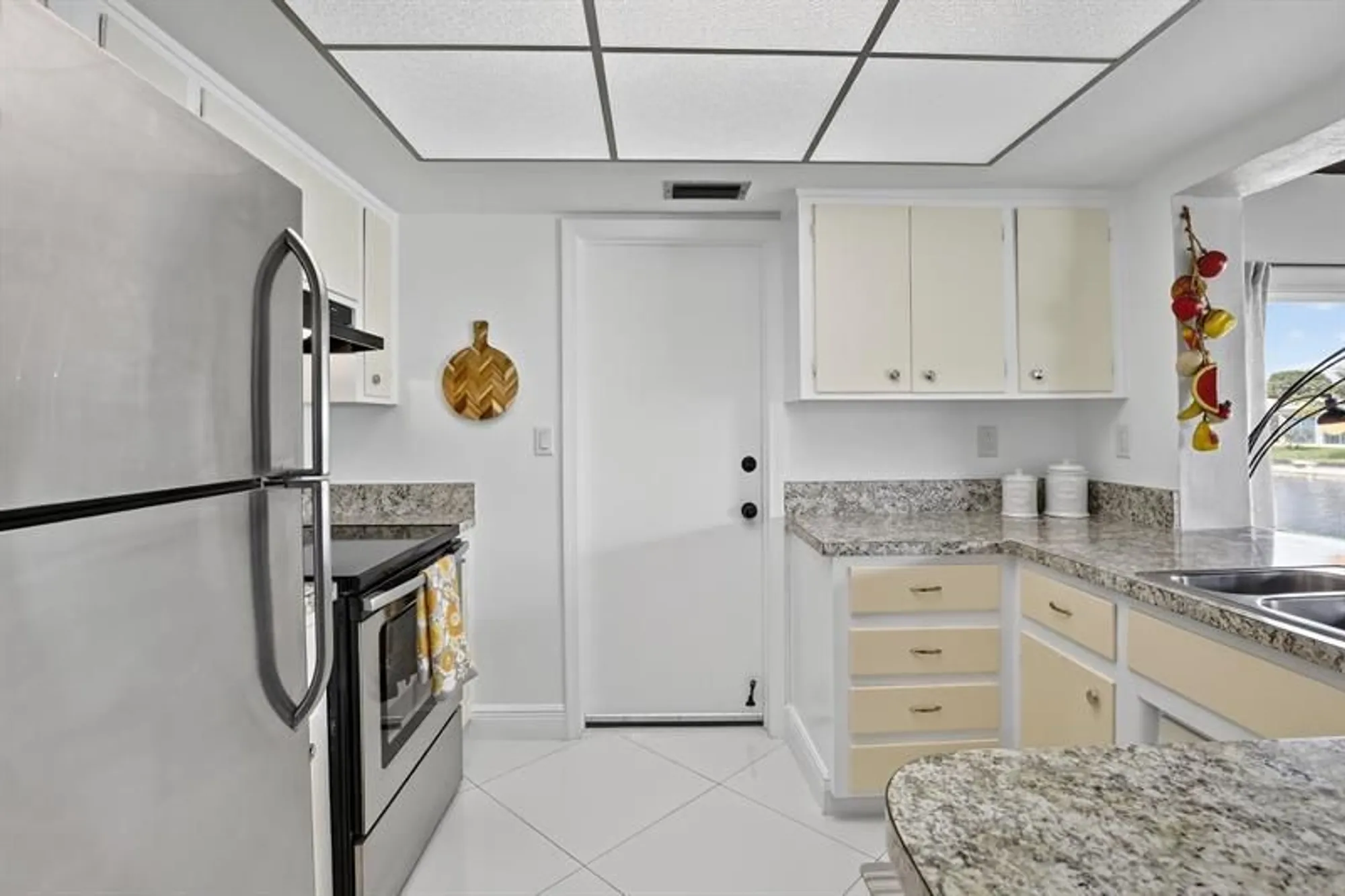 Property Slideshow image 11 of 51 | 4305 nw 49th dr, Tamarac, FL, 33319