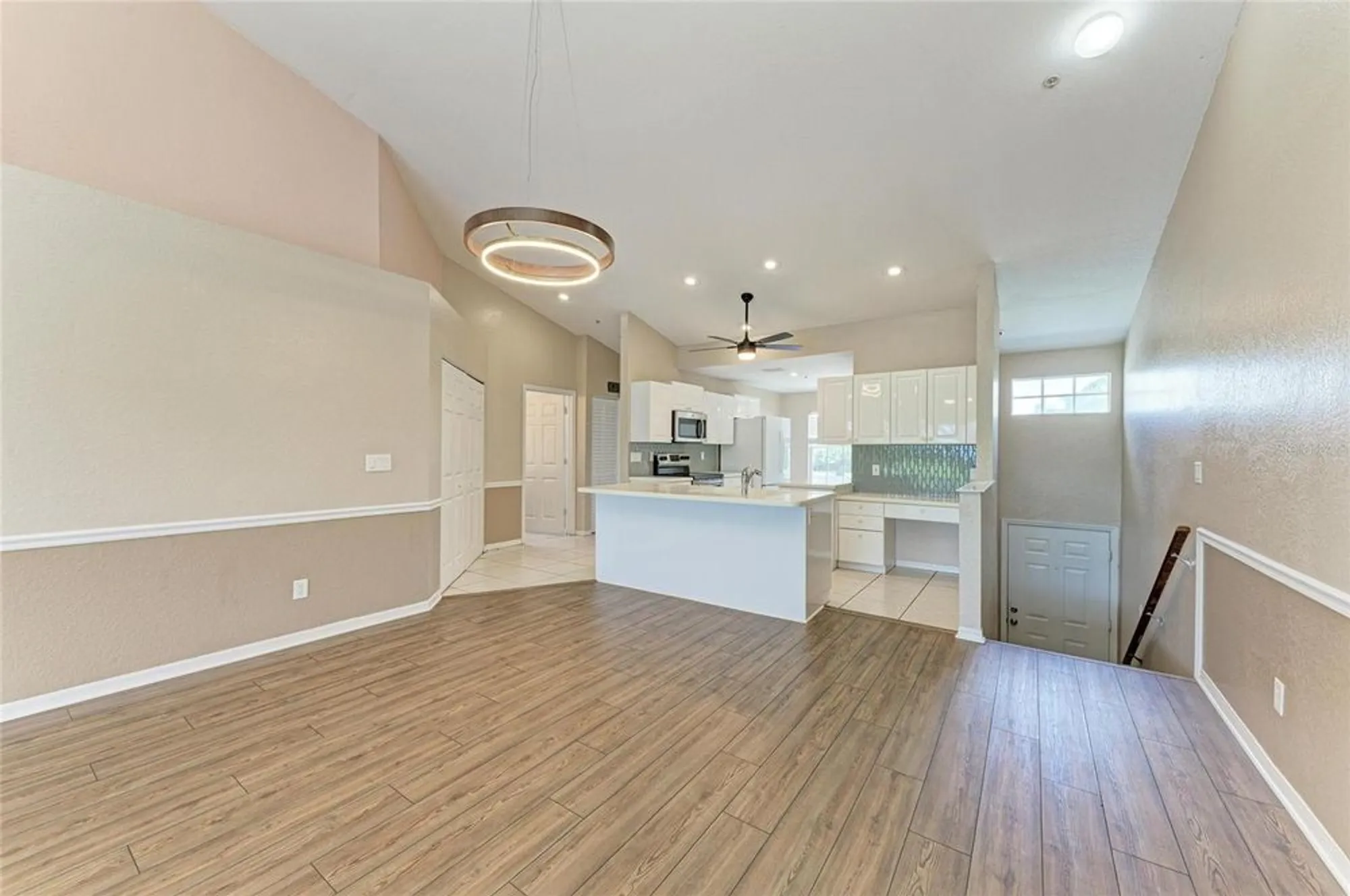 Property Slideshow image 10 of 51 | 6618 pineview ter # 6618, Bradenton, FL, 34203