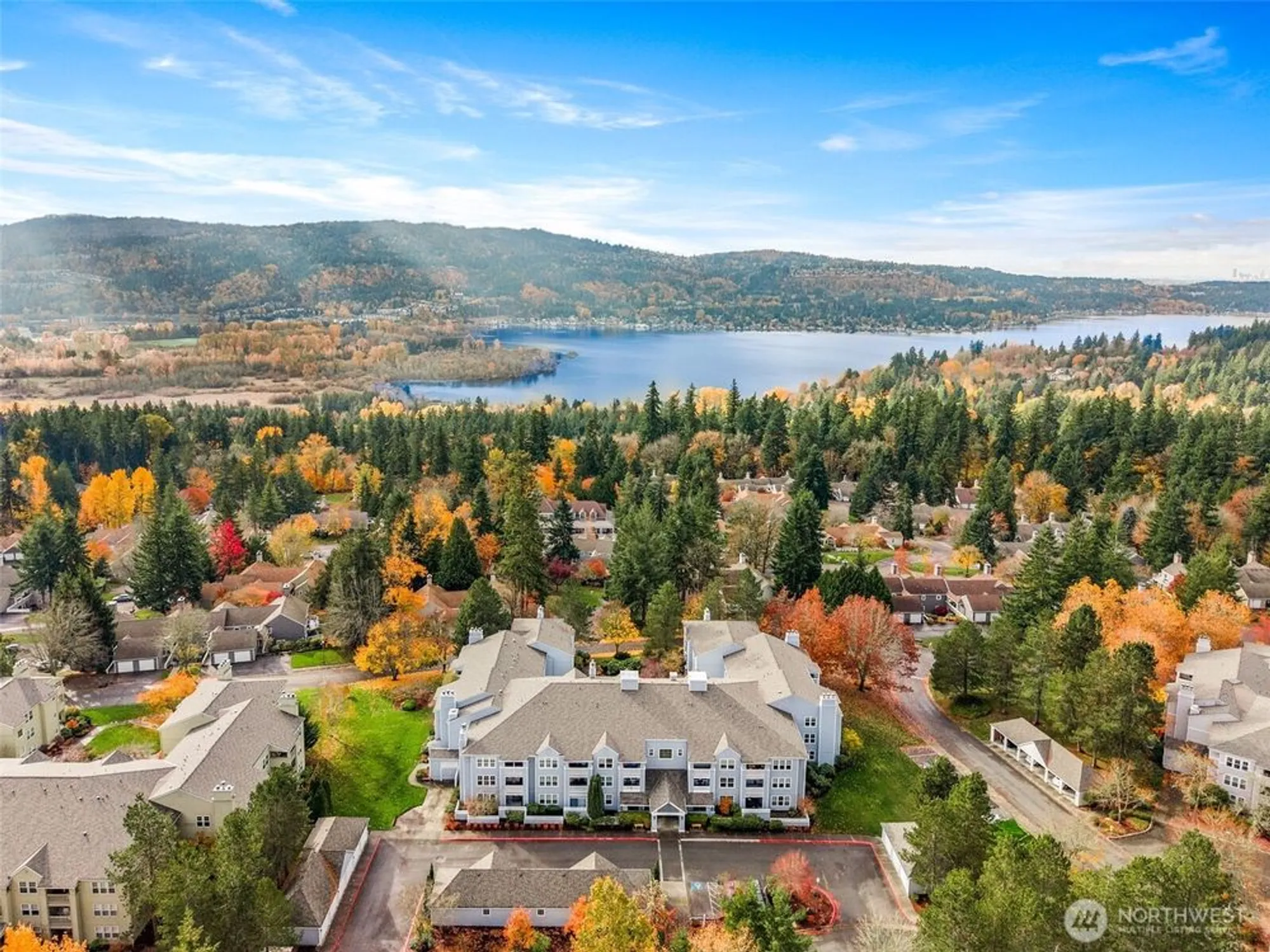 Property Slideshow image 1 of 40 | 4081 224th ln 210, Issaquah, WA, 98029