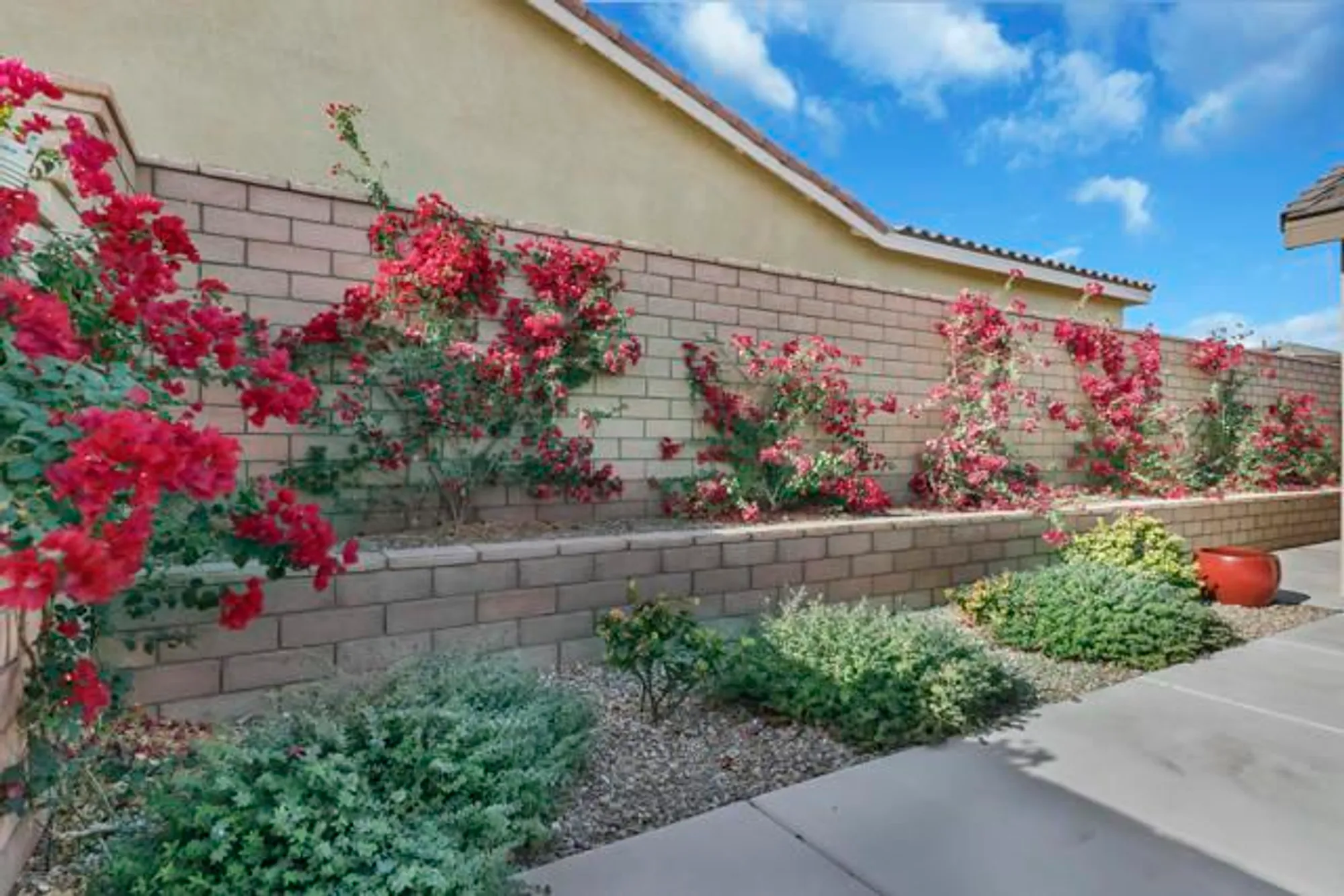 Property Slideshow image 14 of 47 | 42963 ascona ln, Indio, CA, 92203