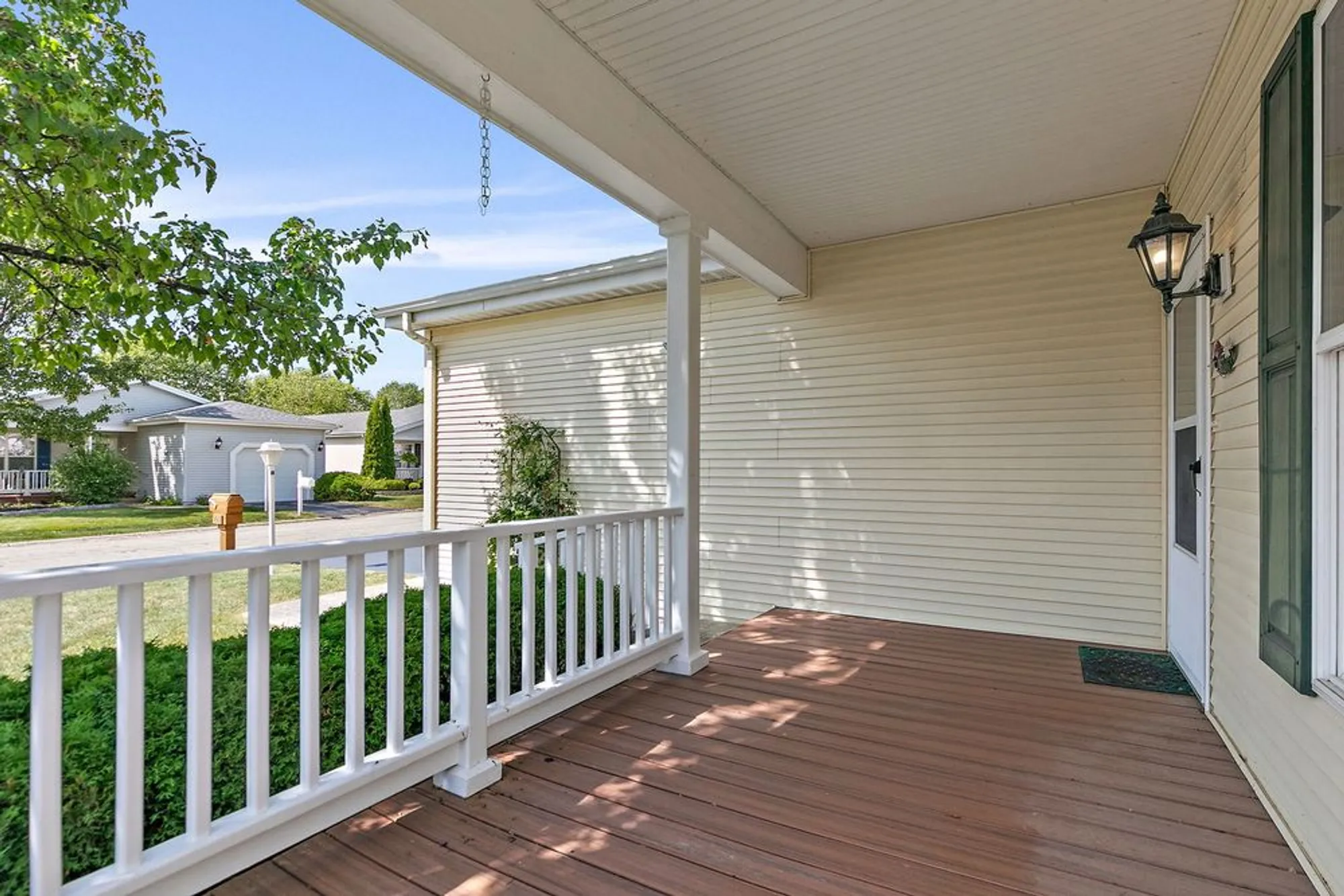 Property Slideshow image 4 of 31 | 115 hunter ct, Grayslake, IL, 60030