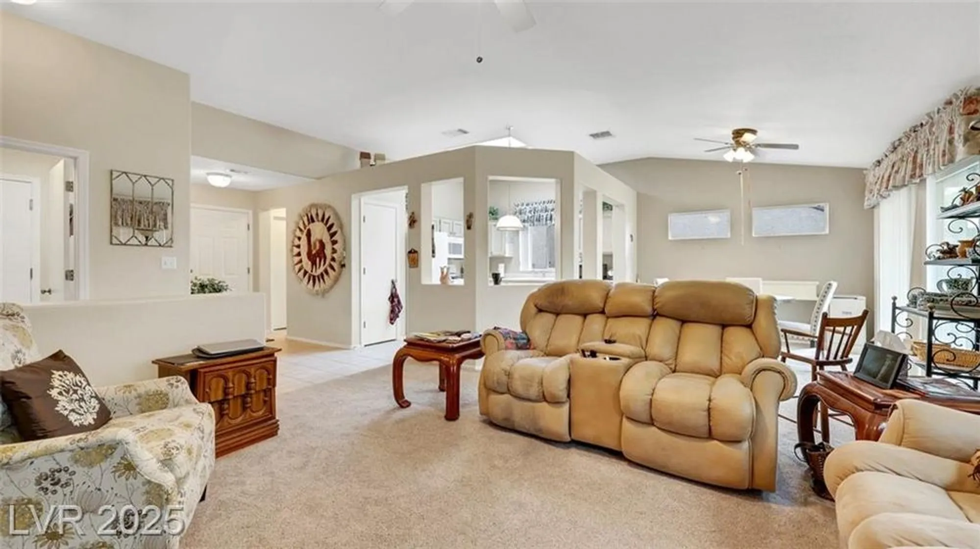 Property Slideshow image 14 of 31 | 2075 joy view ln, Henderson, NV, 89012