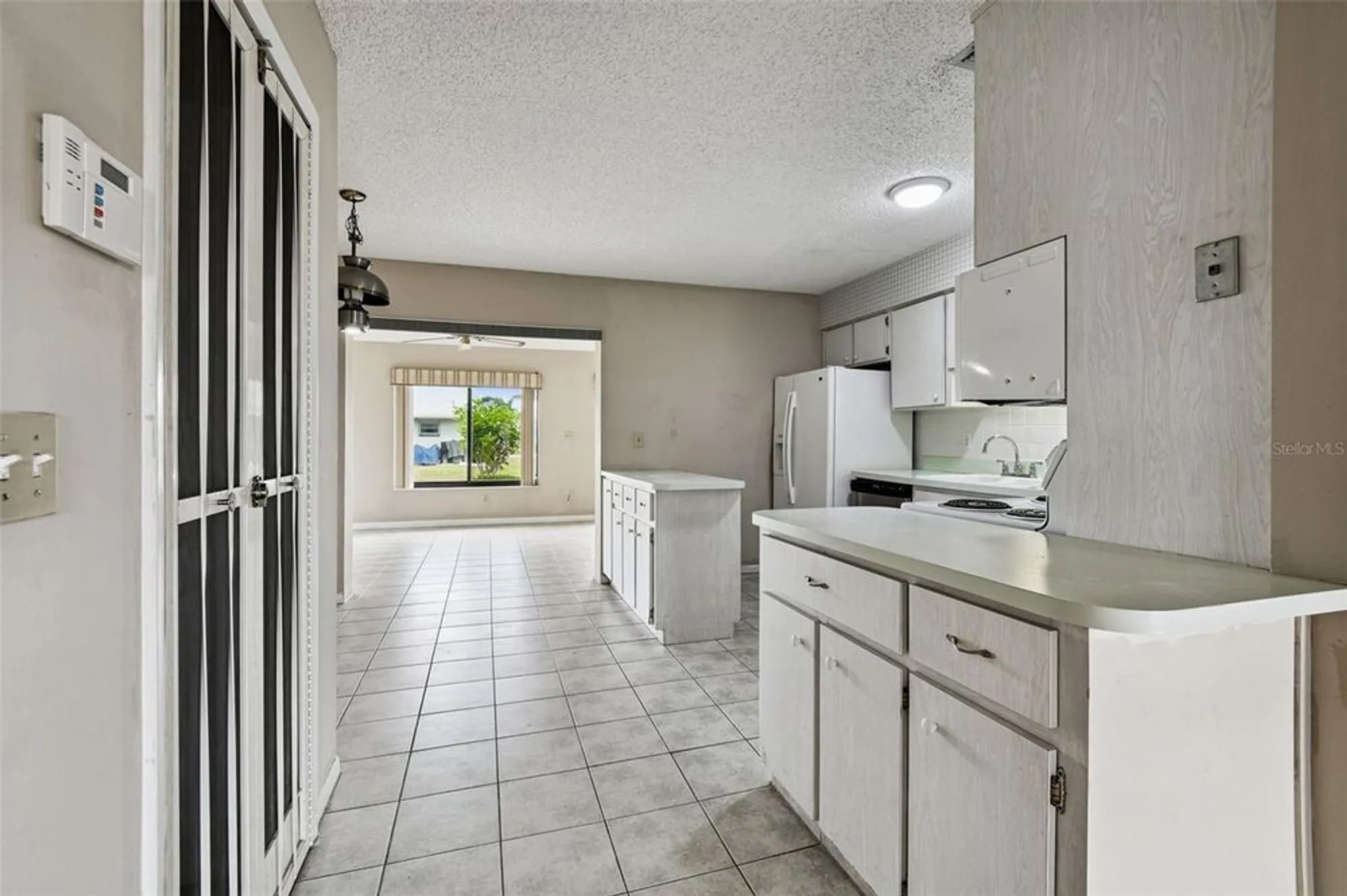 Property Slideshow image 23 of 100 | 1803 pineapple palm ct, Sun City Center, FL, 33573