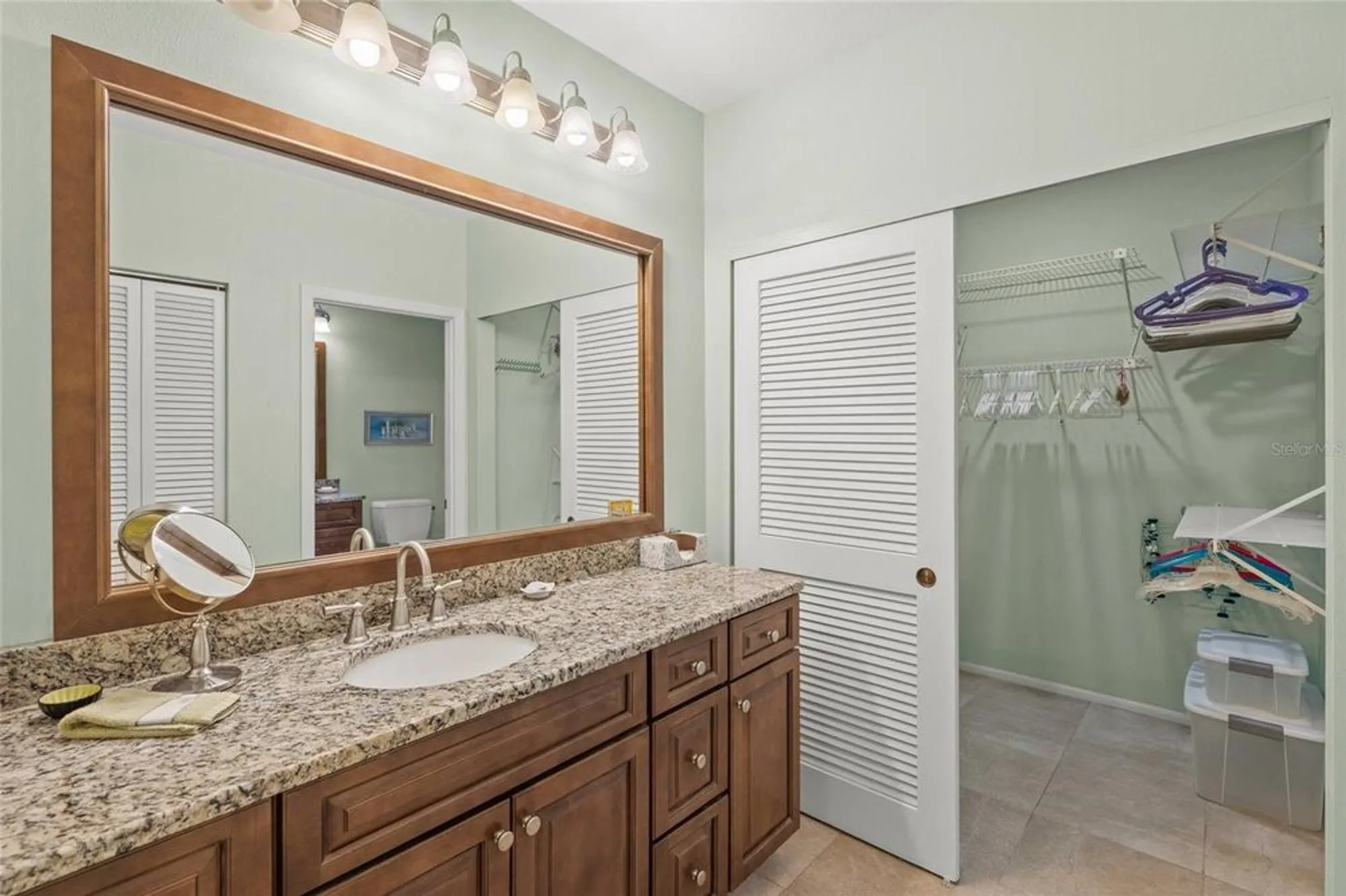 Property Slideshow image 19 of 43 | 4637 willow wood cir 44, Sarasota, FL, 34241