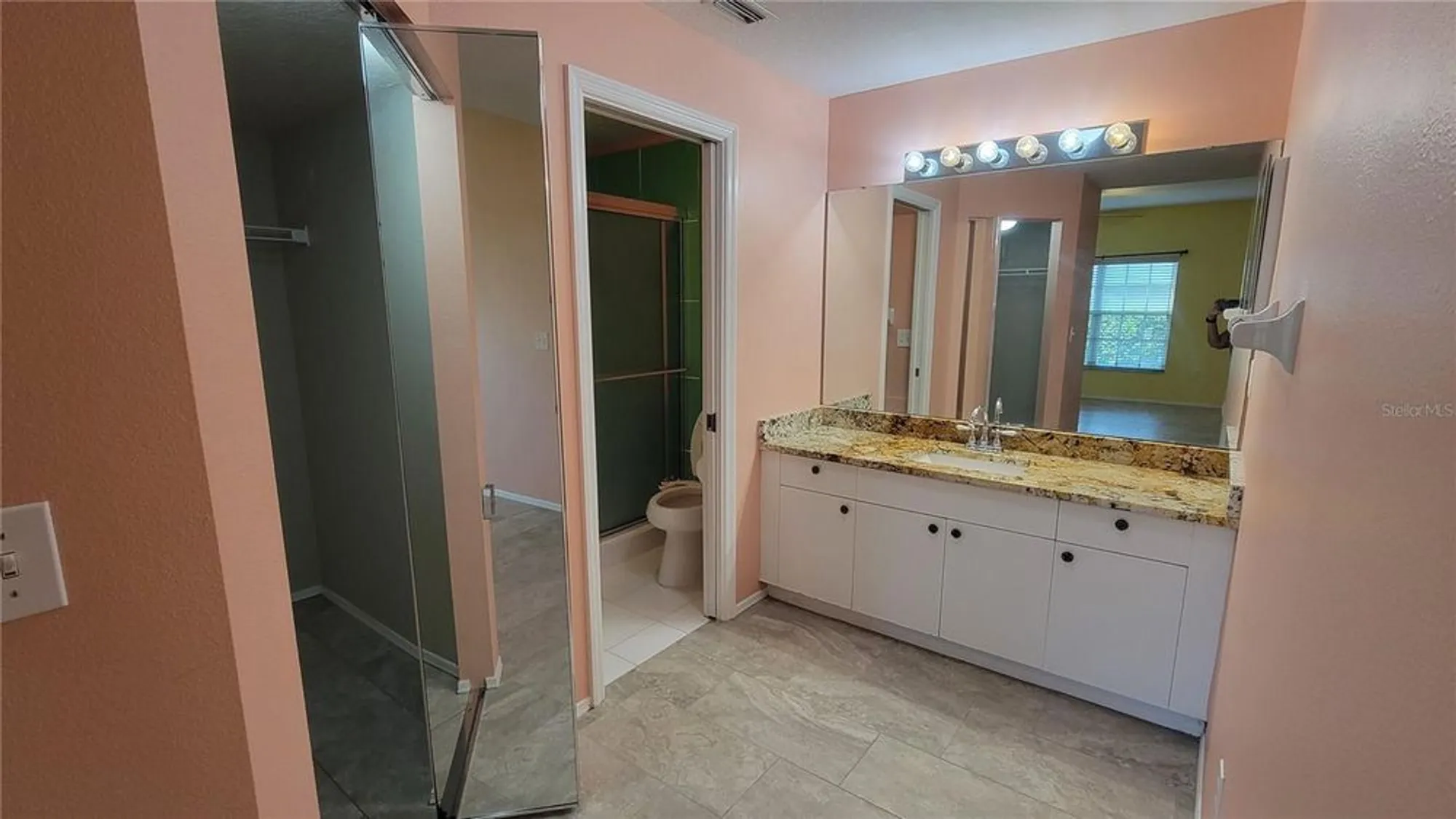 Property Slideshow image 13 of 22 | 6330 green oak cir # 6330, Bradenton, FL, 34203