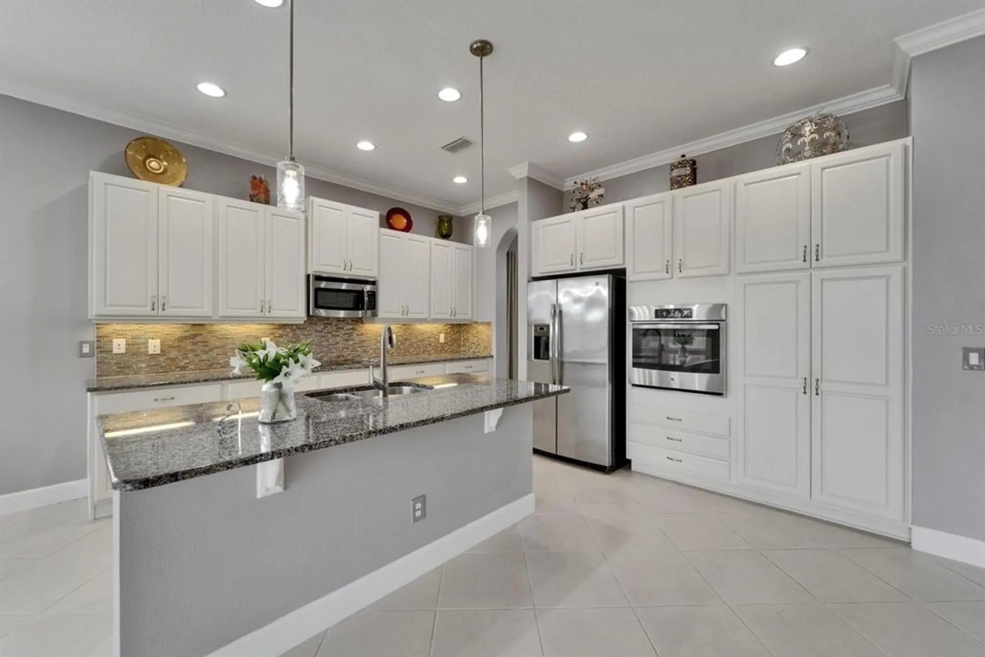 Property Slideshow image 21 of 43 | 1643 emerald dunes dr, Sun City Center, FL, 33573