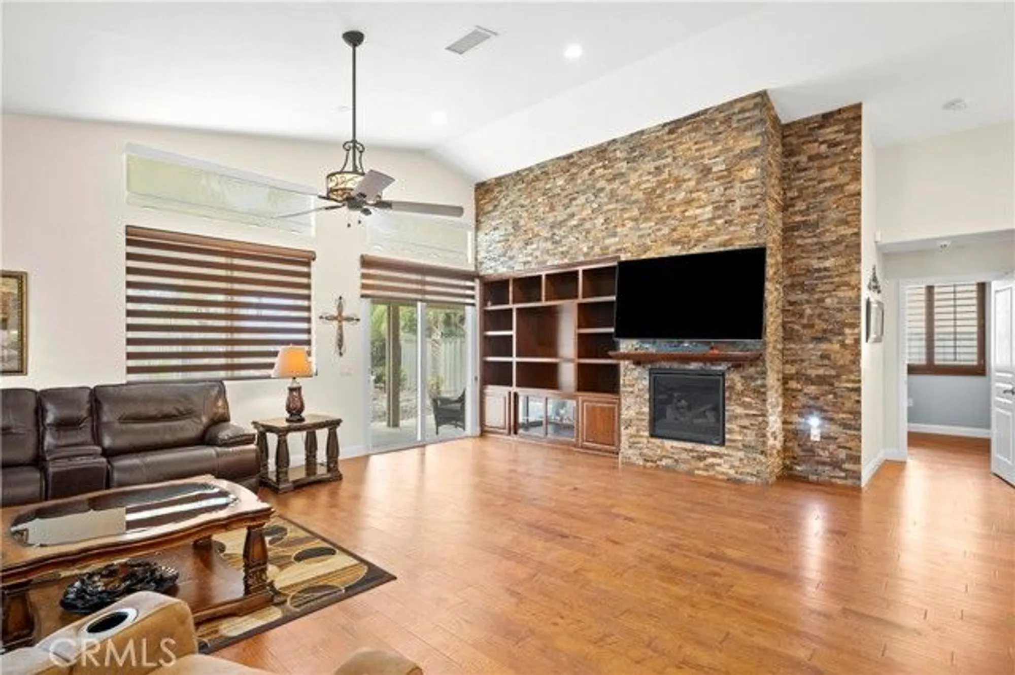 Property Slideshow image 12 of 44 | 584 tewell dr, Hemet, CA, 92545