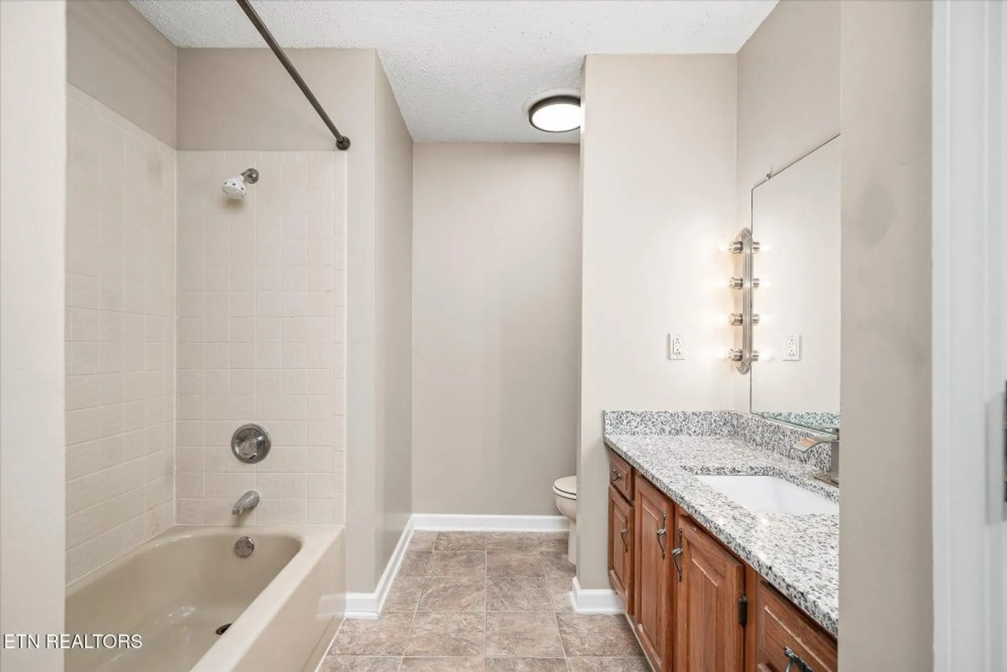 Property Slideshow image 25 of 48 | 112 gilford ter, Crossville, TN, 38558