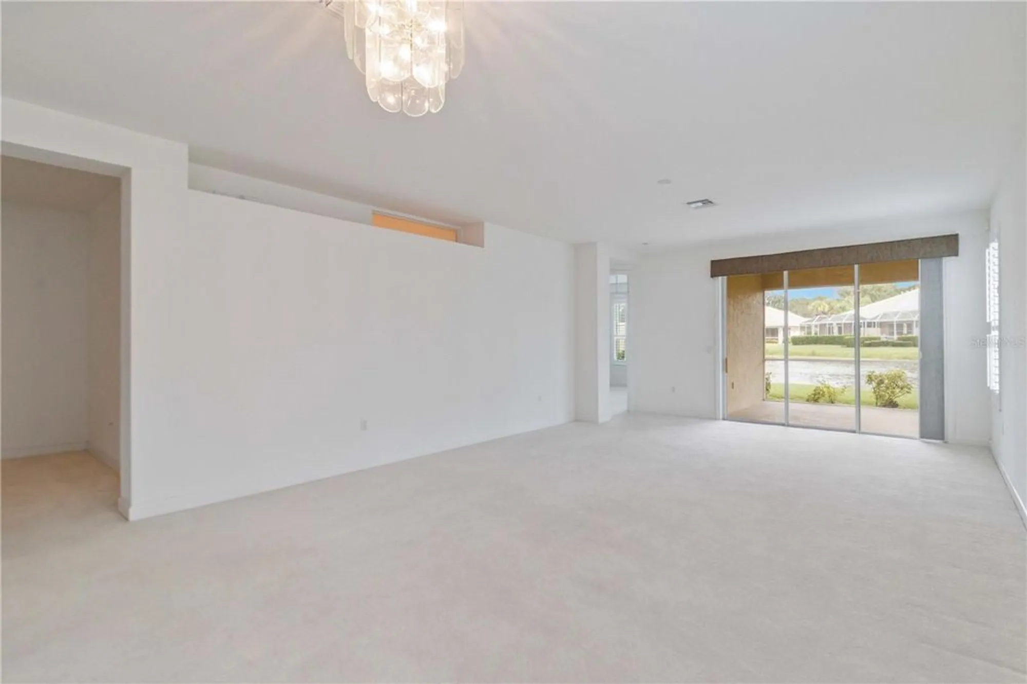 Property Slideshow image 21 of 51 | 4939 lakescene pl, Sarasota, FL, 34243