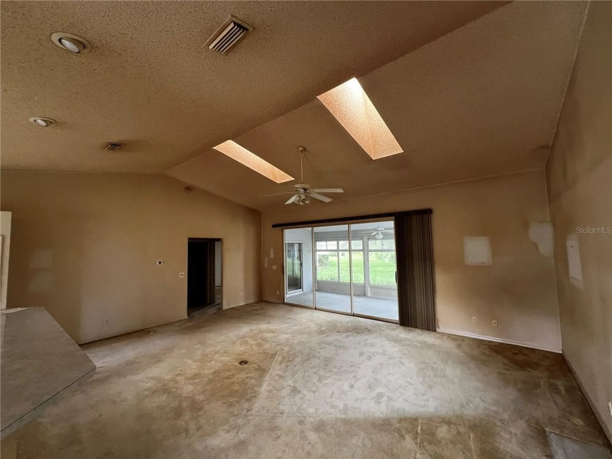 Property Slideshow image 2 of 15 | 6042 wade st, Leesburg, FL, 34748