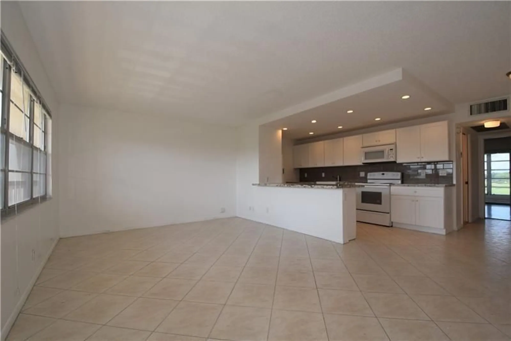 Property Slideshow image 10 of 28 | 2801 victoria way apt j4, Coconut Creek, FL, 33066