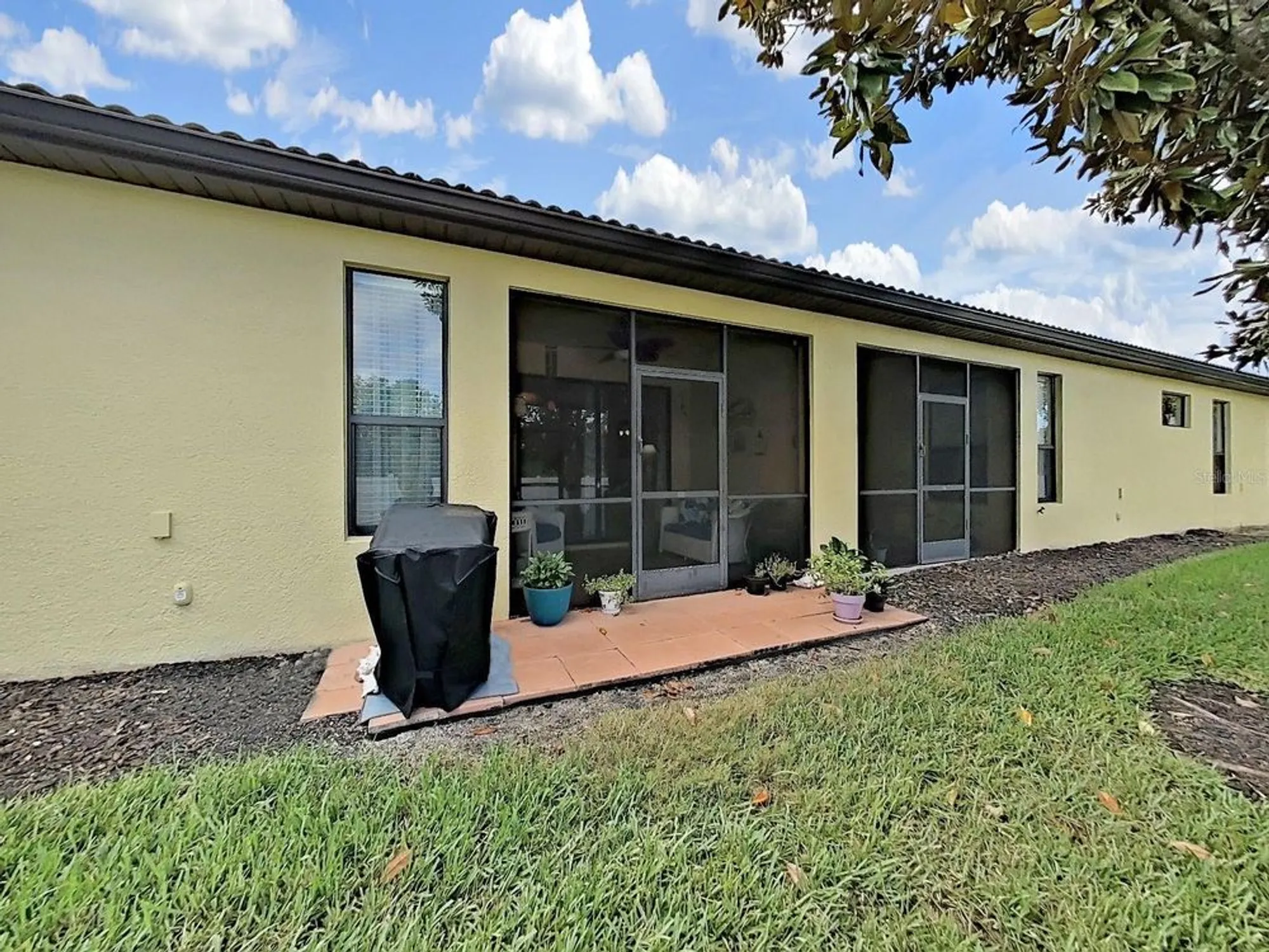 Property Slideshow image 35 of 100 | 303 bluewater falls ct, Apollo Beach, FL, 33572