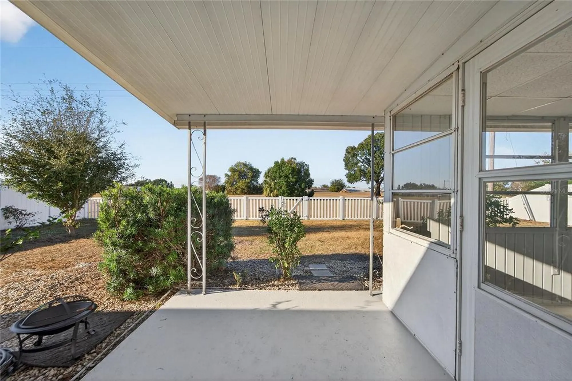 Property Slideshow image 33 of 43 | 743 ojai ave, Sun City Center, FL, 33573