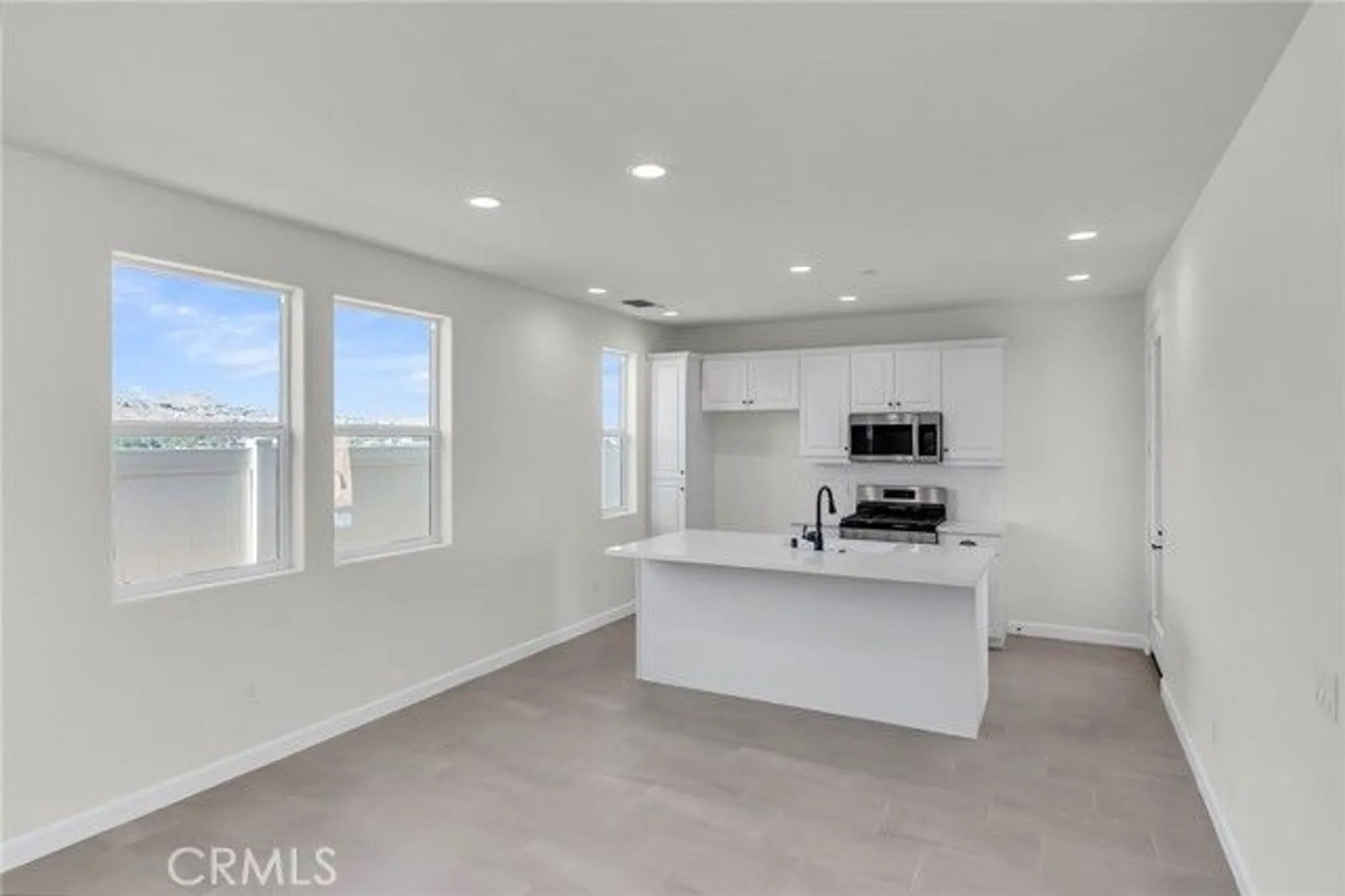 Property Slideshow image 8 of 29 | 7408 desert sky dr, Yucca Valley, CA, 92284