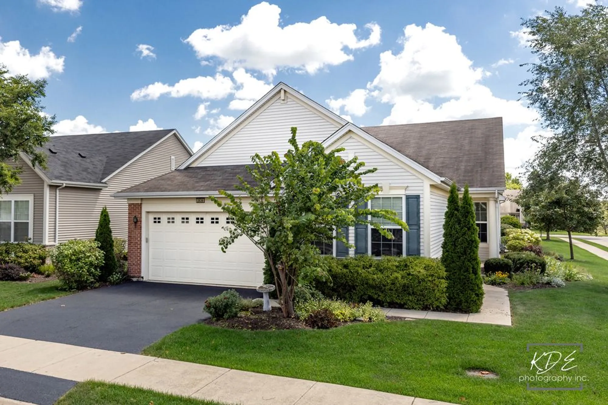 Property Slideshow image 1 of 33 | 2836 hillcrest cir, Naperville, IL, 60564