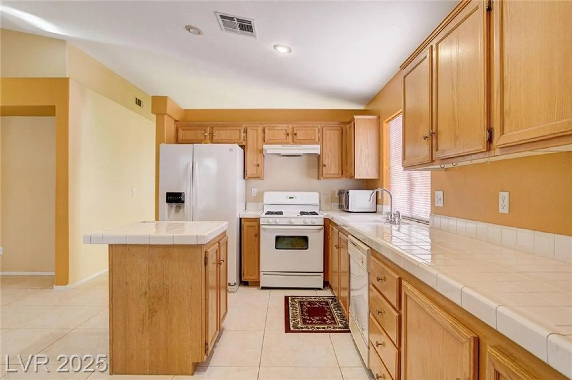 Property Slideshow image 18 of 40 | 5524 morningcross st, Las Vegas, NV, 89130
