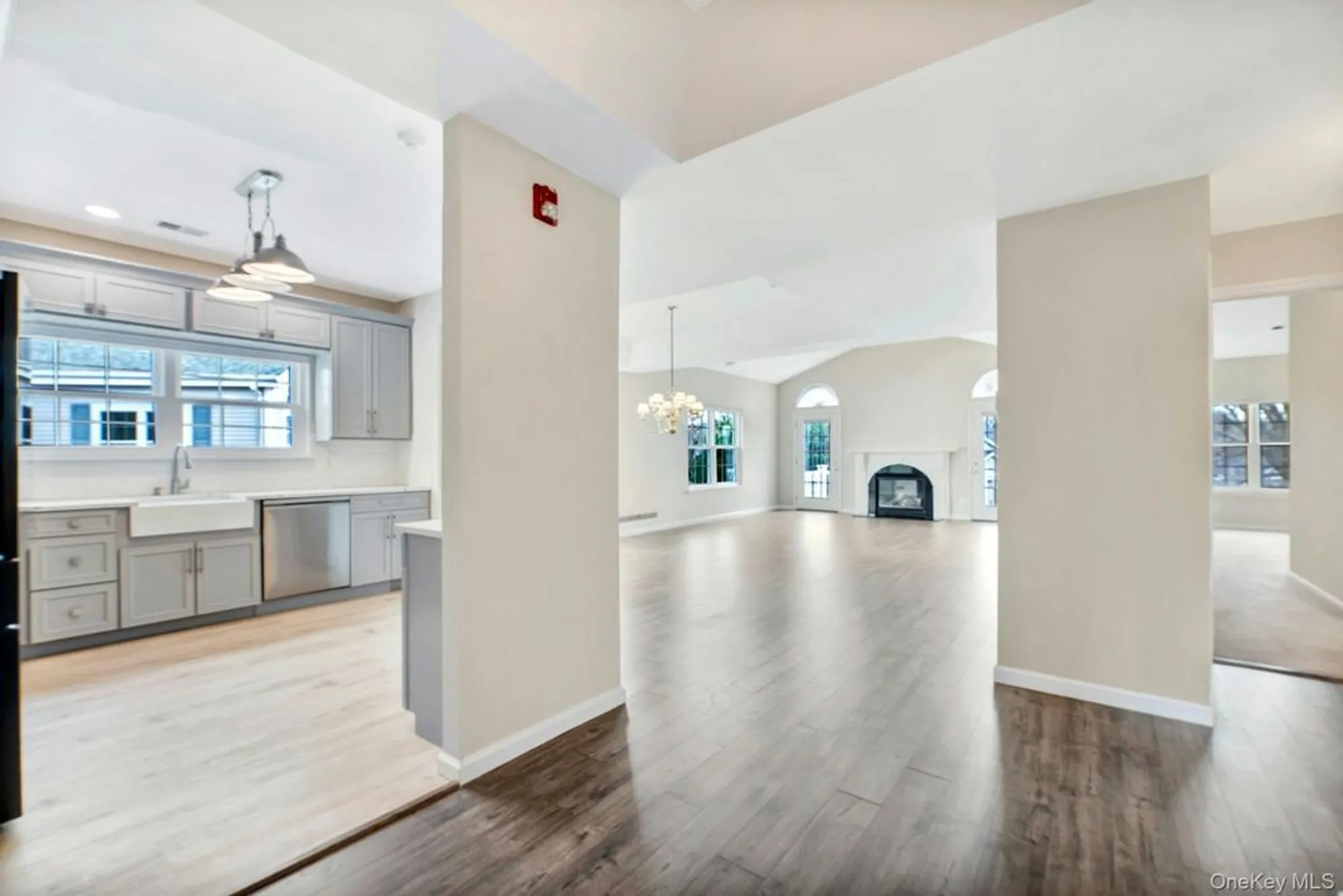 Property Slideshow image 6 of 32 | 521 highland ct # 521, Moriches, NY, 11955