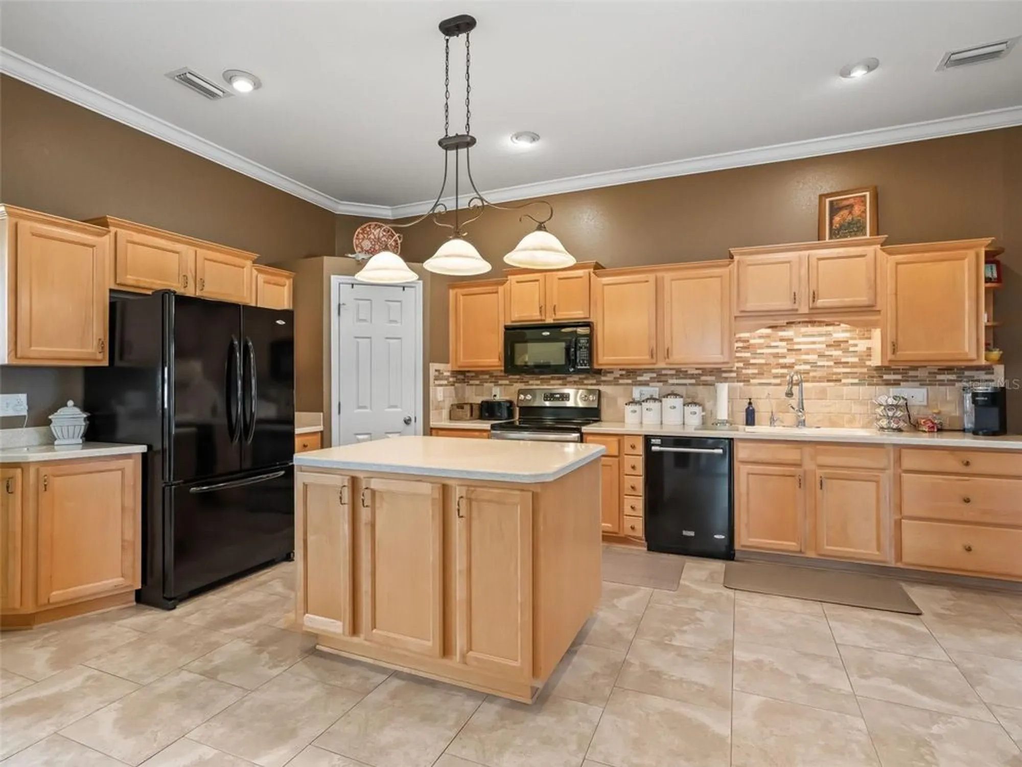 Property Slideshow image 16 of 72 | 12163 se 176th loop, Summerfield, FL, 34491