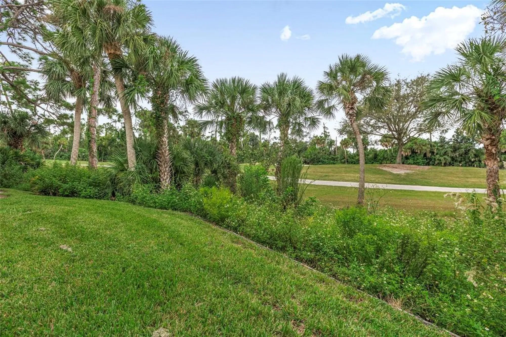 Property Slideshow image 28 of 40 | 813 montrose dr 104, Venice, FL, 34293