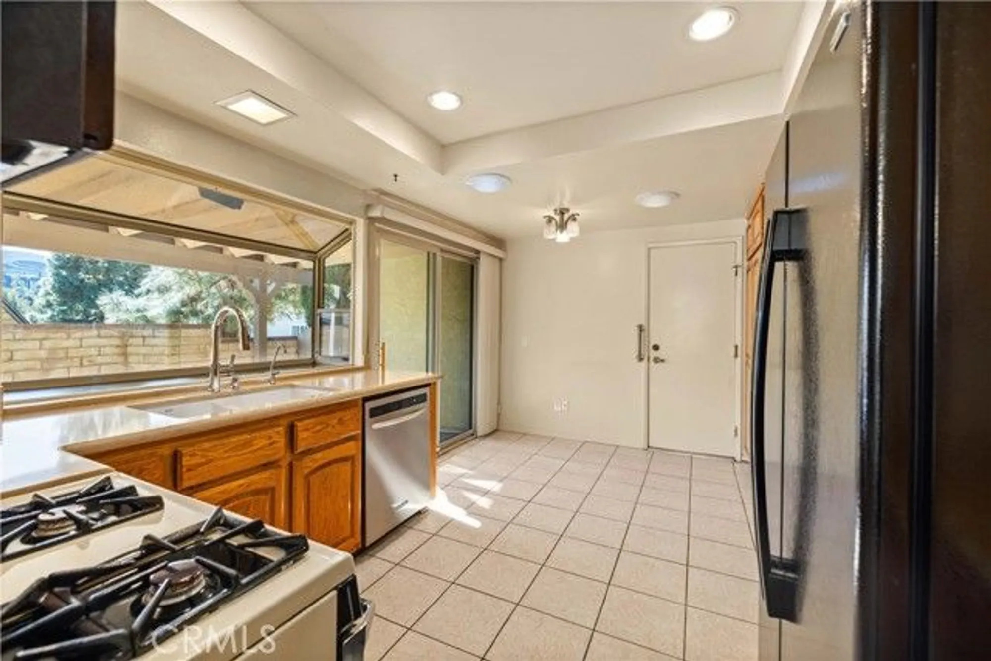 Property Slideshow image 8 of 34 | 26562 cardwick ct, Newhall, CA, 91321