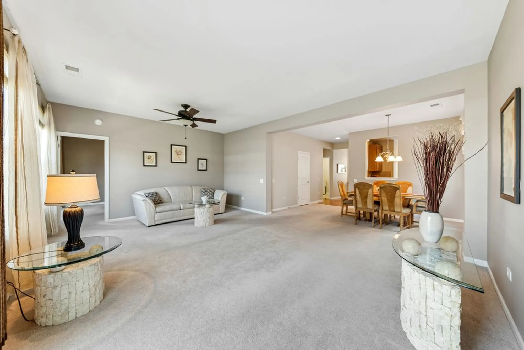 Property Slideshow image 5 of 19 | 2864 edgewater dr, Elgin, IL, 60124