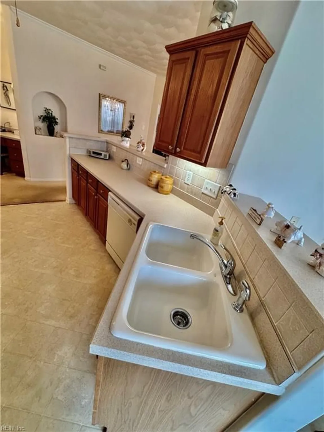 Property Slideshow image 13 of 37 | 2811 loveliness ct, Virginia Beach, VA, 23456