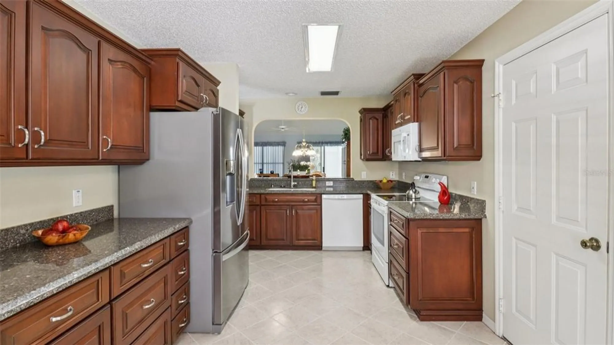 Property Slideshow image 14 of 43 | 916 pasadena way, The Villages, FL, 32159
