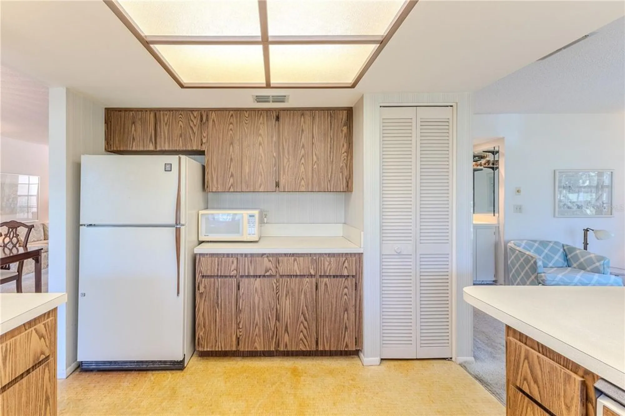 Property Slideshow image 23 of 73 | 2193 timber lodge ln, Spring Hill, FL, 34606