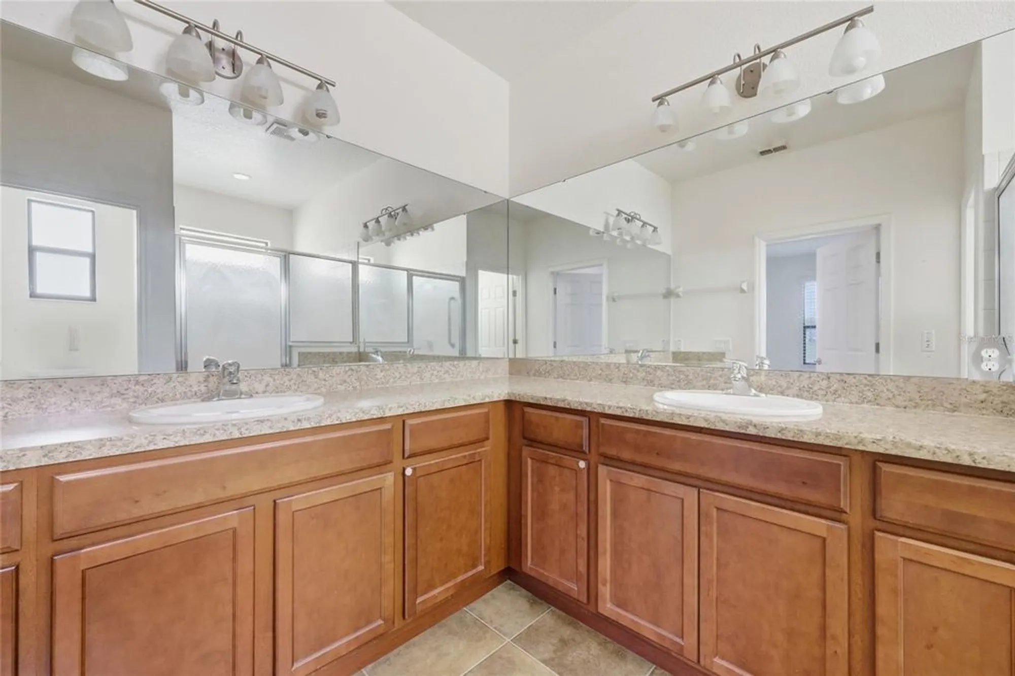 Property Slideshow image 33 of 50 | 1824 pelican hill way, Poinciana, FL, 34759