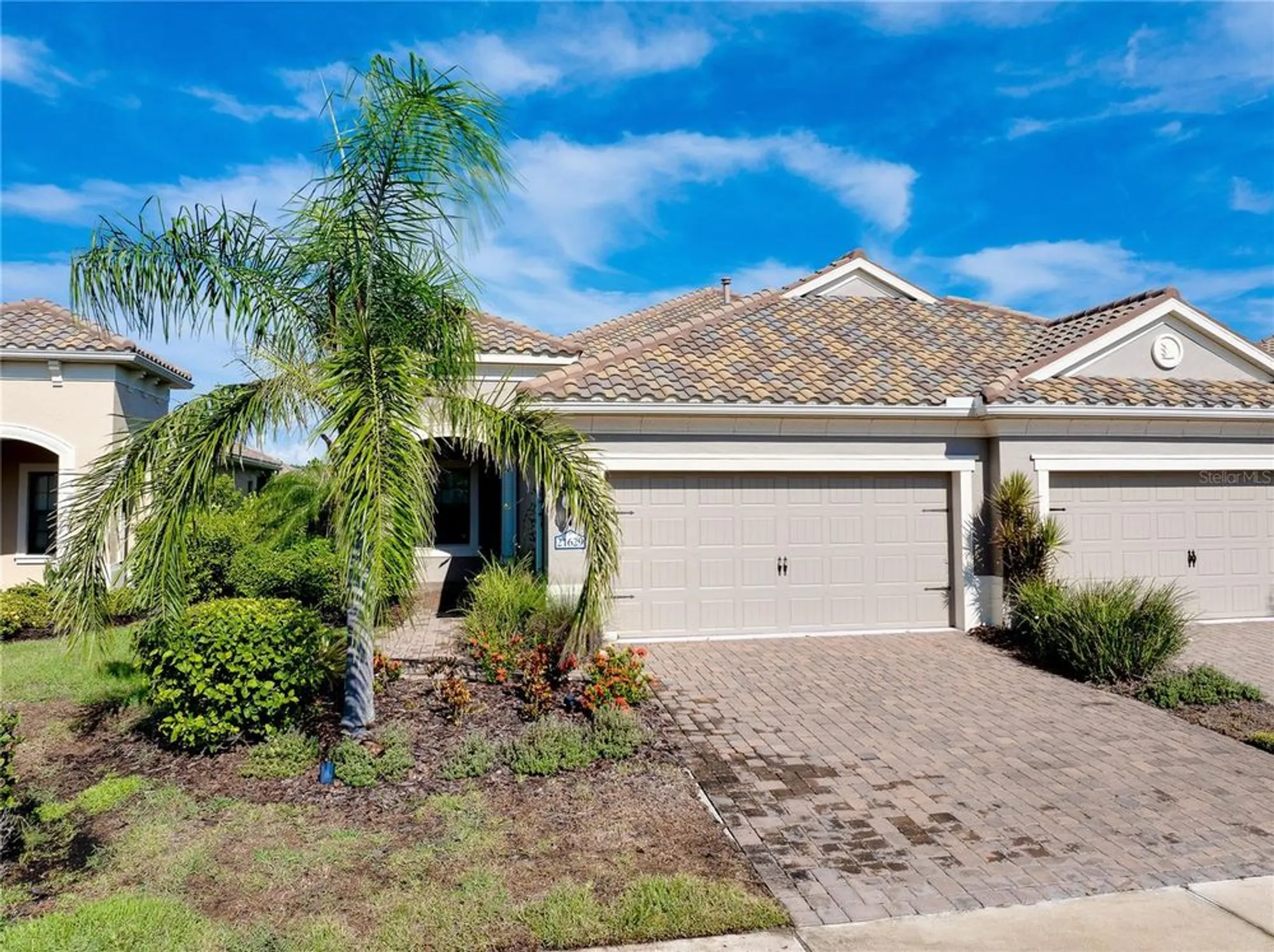 Property Slideshow image 2 of 59 | 21629 avon park ct, Venice, FL, 34293
