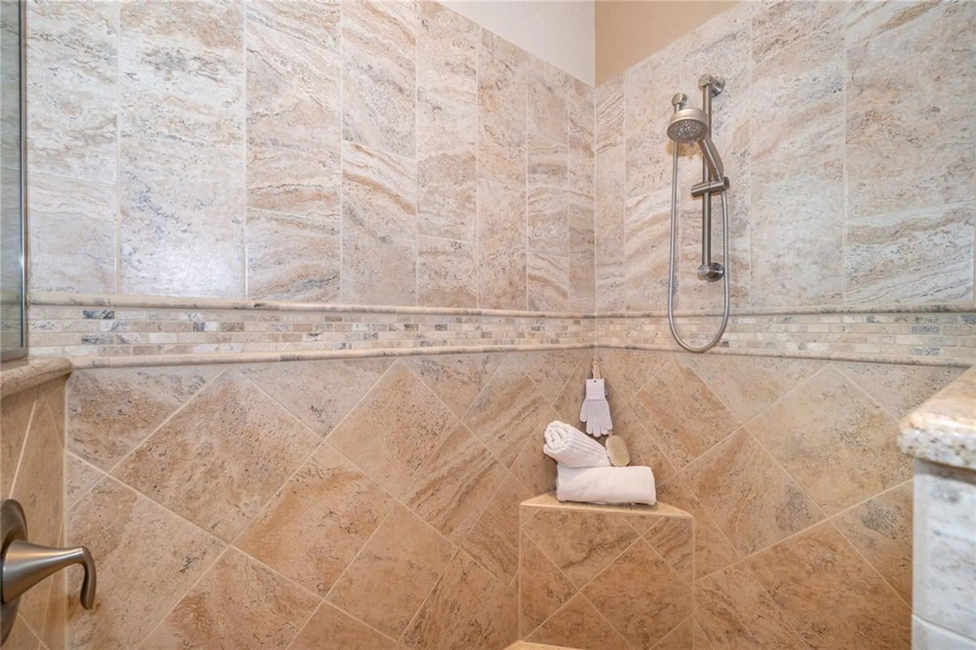 Property Slideshow image 24 of 64 | 208 del sol ave, Davenport, FL, 33837