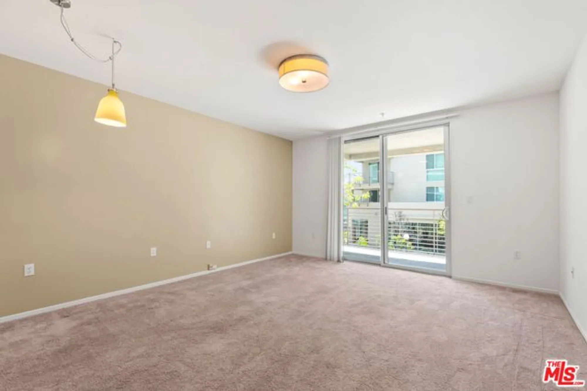 Property Slideshow image 15 of 41 | 267 s san pedro st unit 211, Los Angeles, CA, 90012