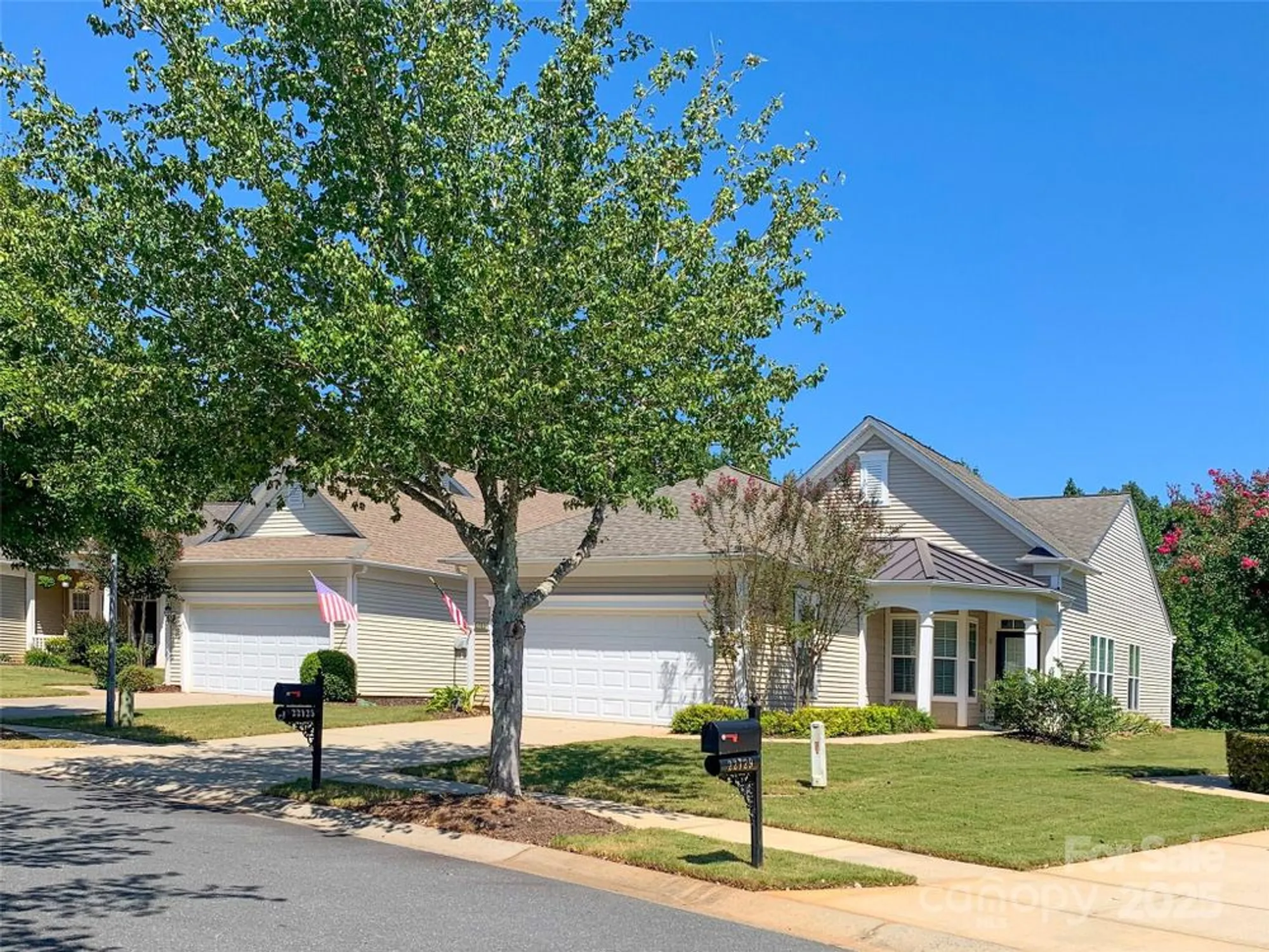 Property Slideshow image 1 of 21 | 22125 e tern ct, Fort Mill, SC, 29707