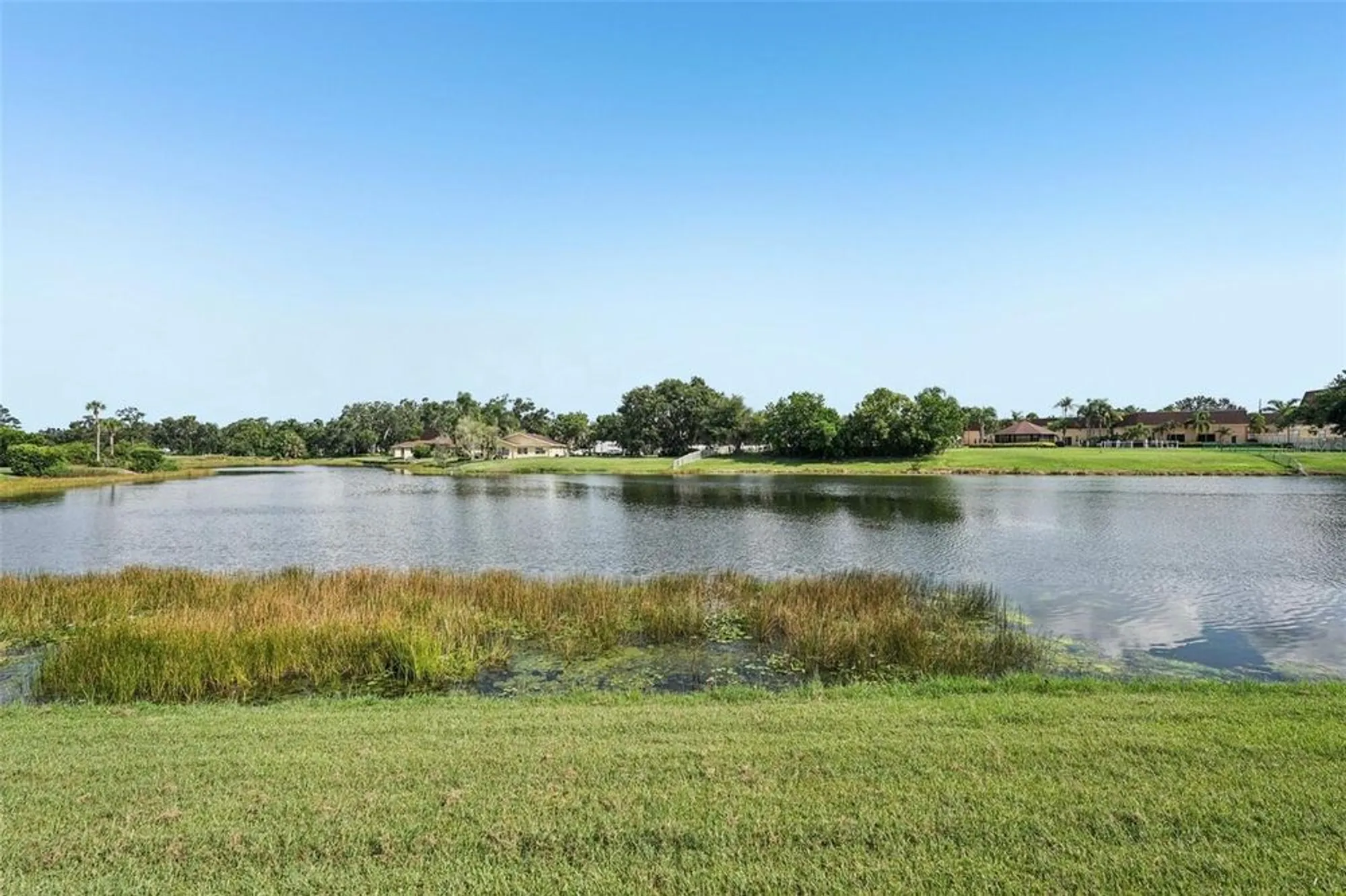 Property Slideshow image 19 of 50 | 201 kings blvd 19, Sun City Center, FL, 33573