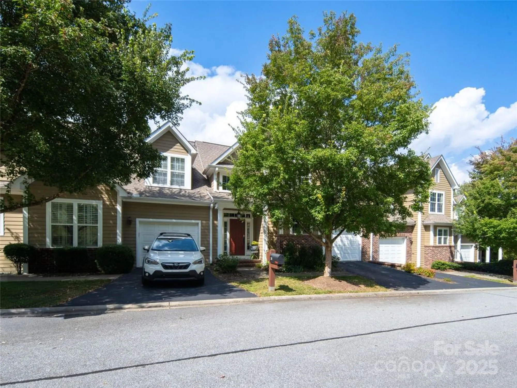 Property Slideshow image 20 of 21 | 26 black horse run, Biltmore Lake, NC, 28715