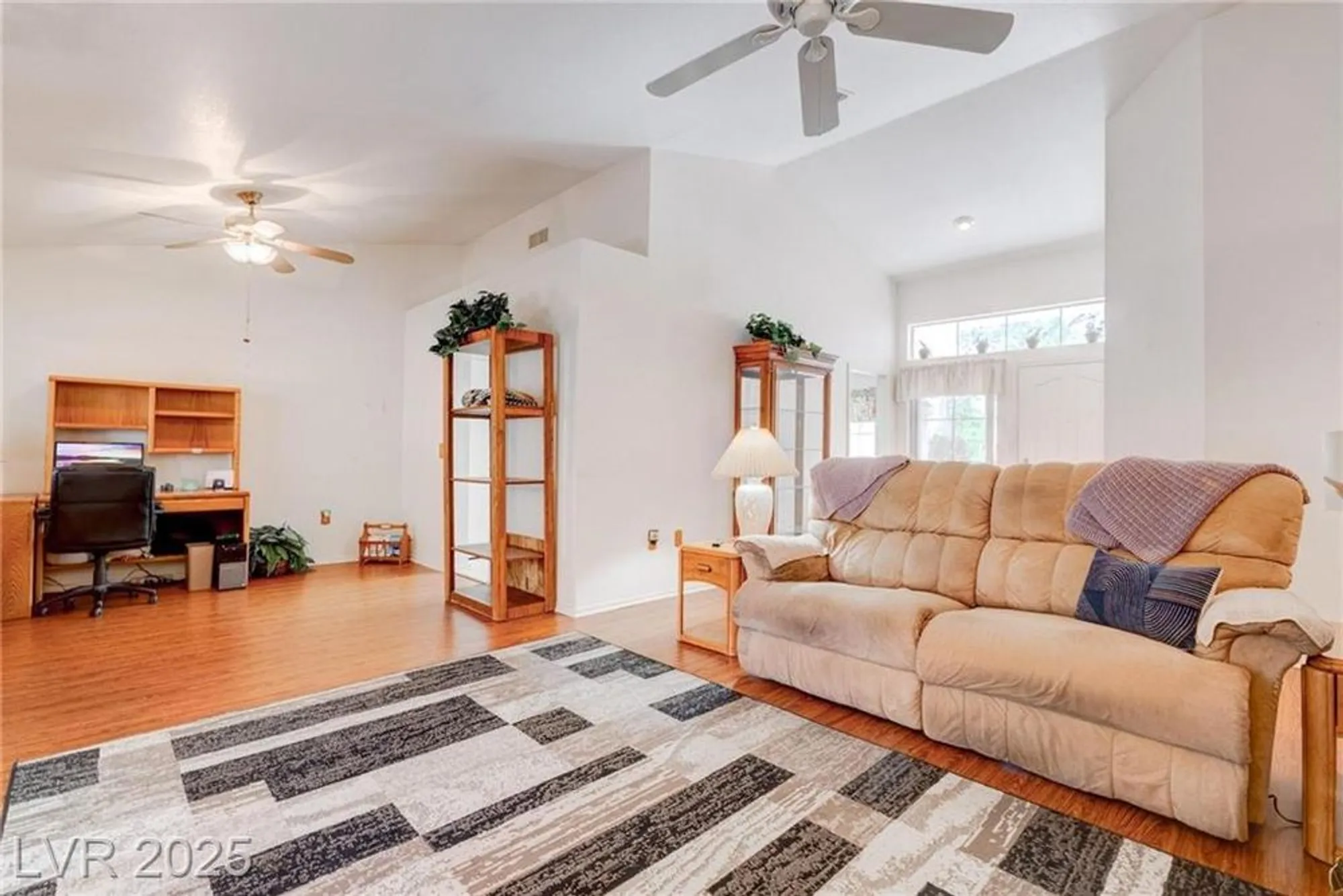 Property Slideshow image 11 of 42 | 2541 desert glen dr, Las Vegas, NV, 89134