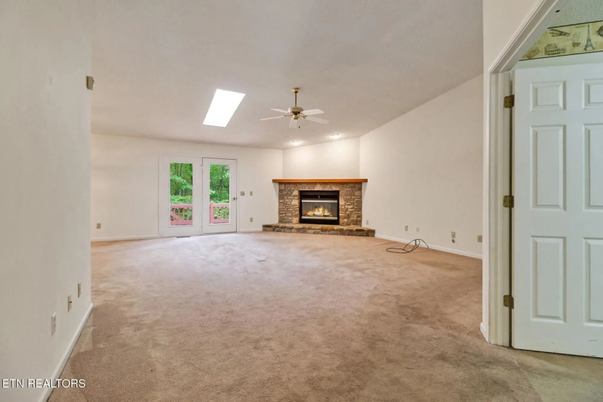 Property Slideshow image 24 of 39 | 151 saint george dr, Crossville, TN, 38558