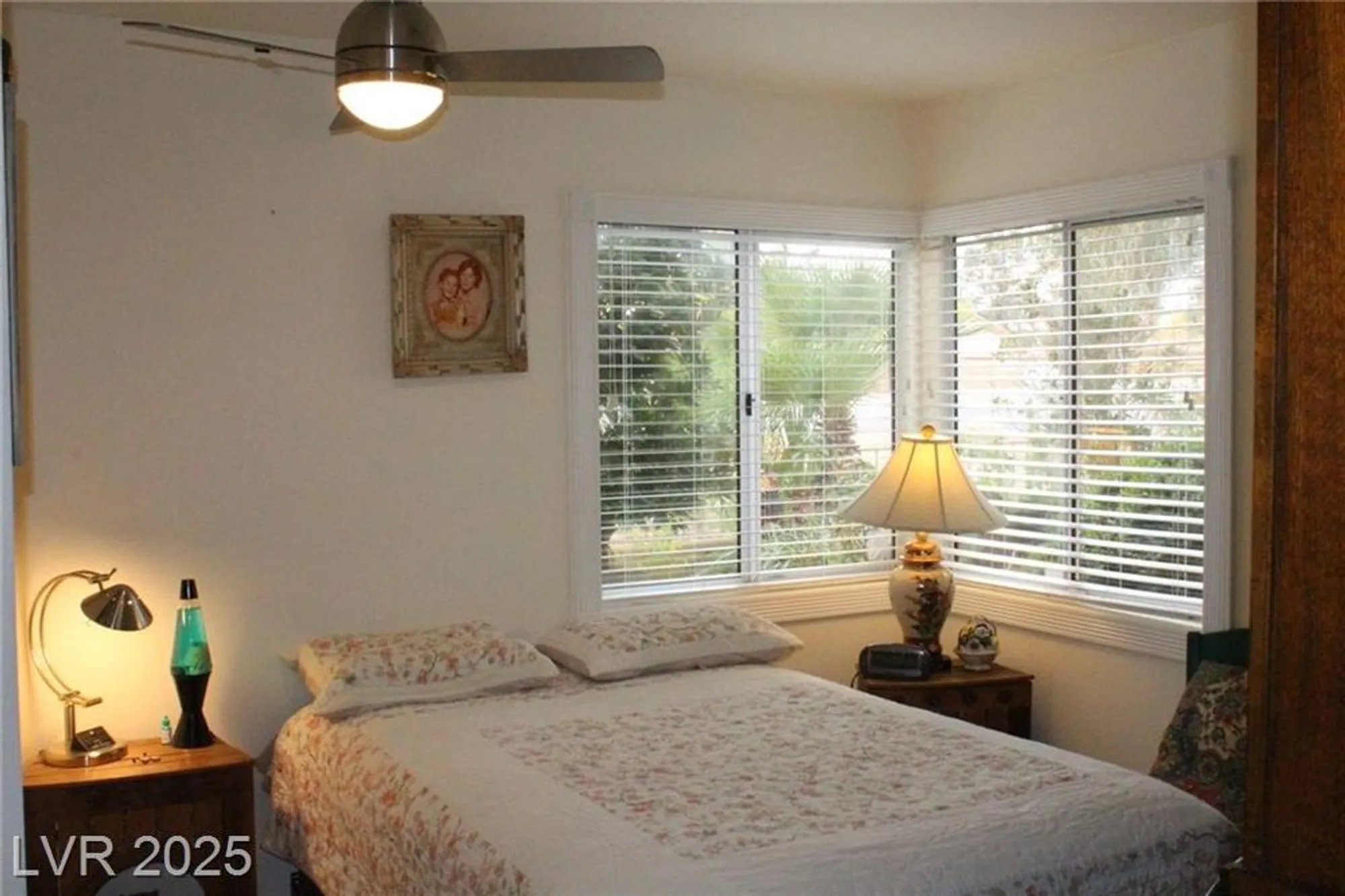 Property Slideshow image 19 of 50 | 2828 billy casper dr, Las Vegas, NV, 89134