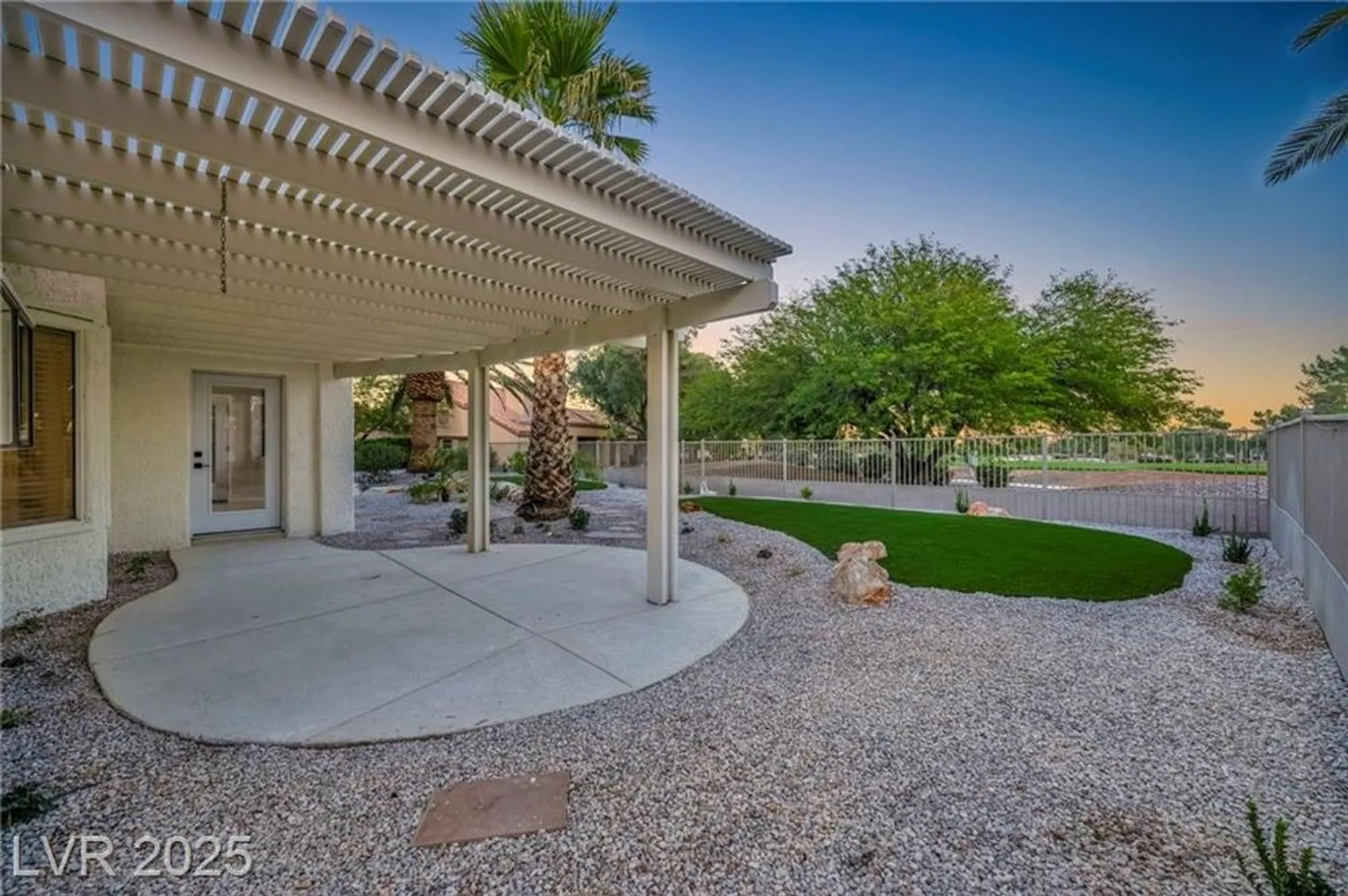 Property Slideshow image 49 of 70 | 2920 crown ridge dr, Las Vegas, NV, 89134