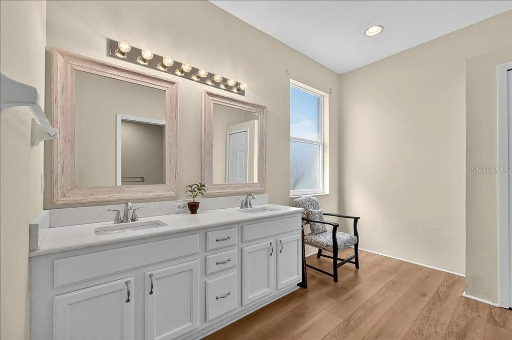 Property Slideshow image 19 of 50 | 4048 windchime ln, Lakeland, FL, 33811