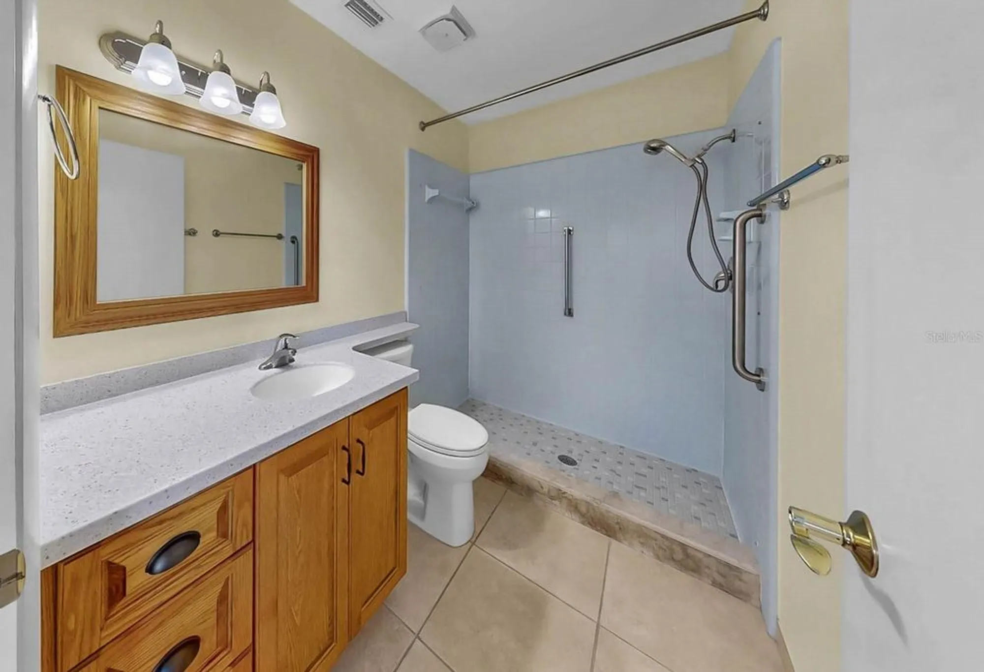 Property Slideshow image 17 of 41 | 663 allegheny dr, Sun City Center, FL, 33573
