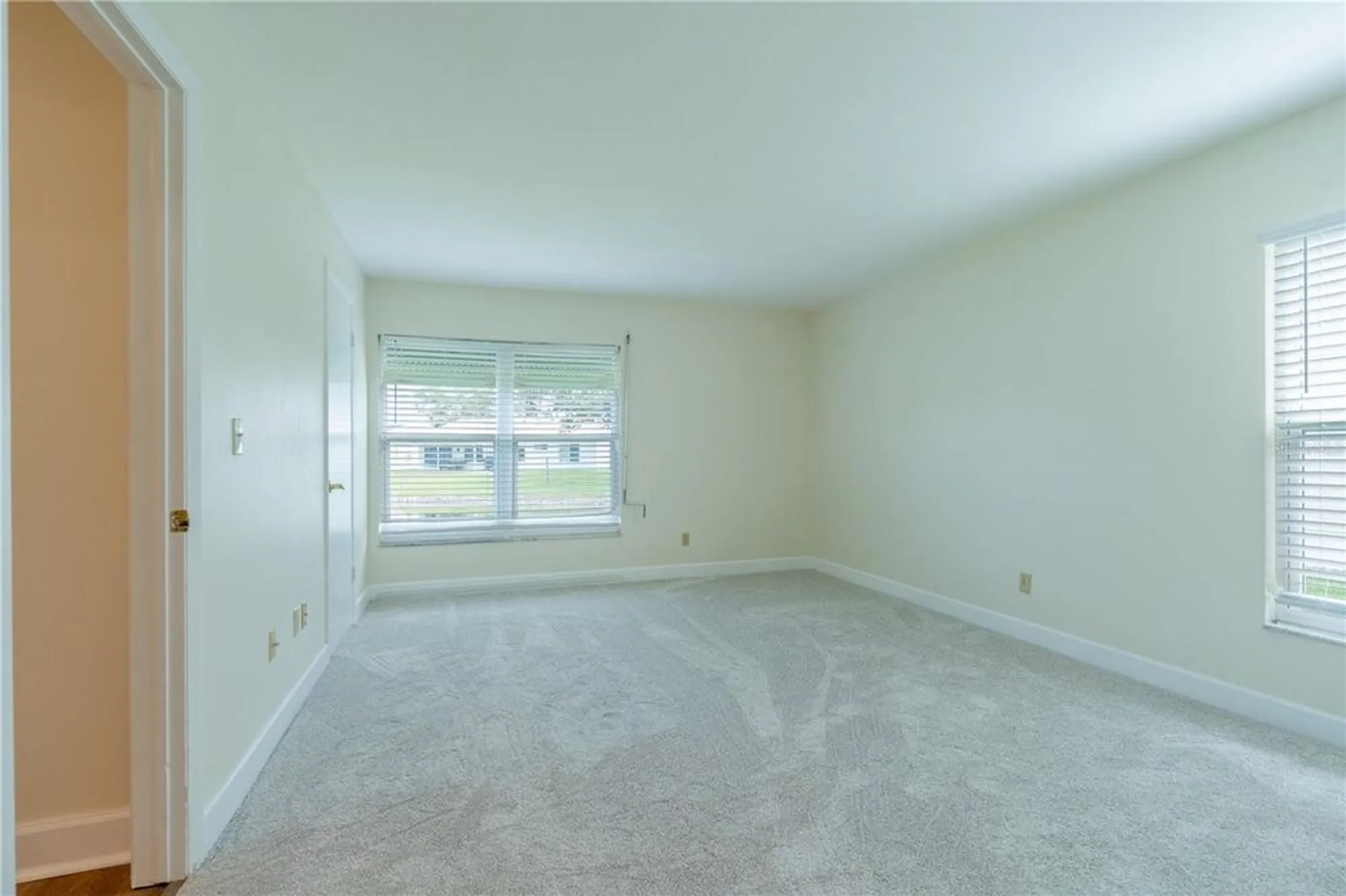 Property Slideshow image 29 of 37 | 9221 40th way n # 5, Pinellas Park, FL, 33782