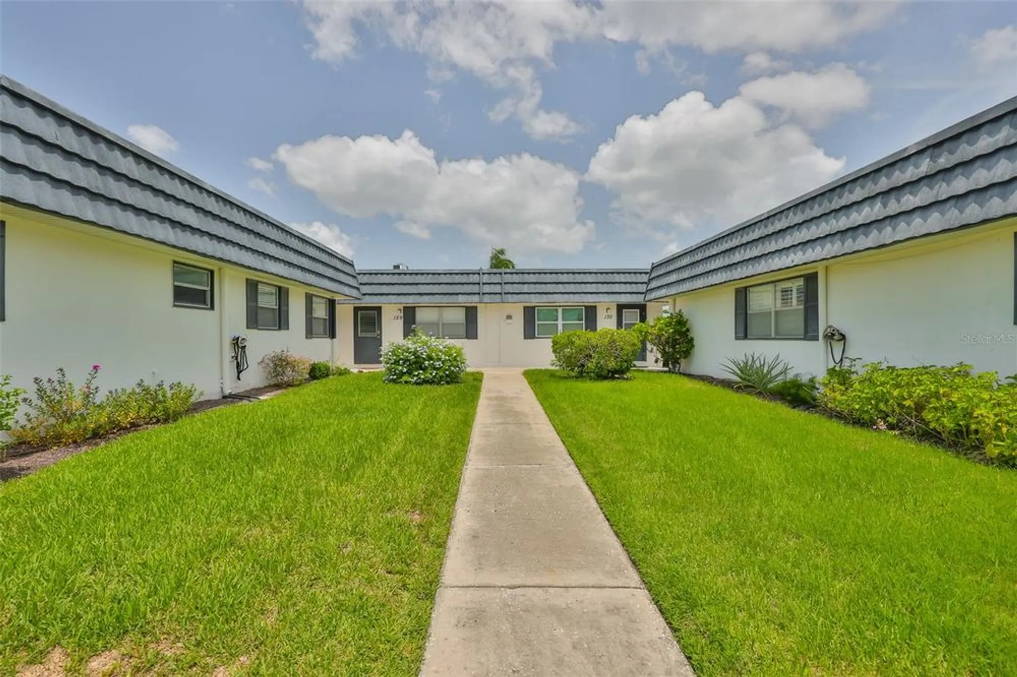 Property Slideshow image 4 of 53 | 301 kings blvd 130, Sun City Center, FL, 33573