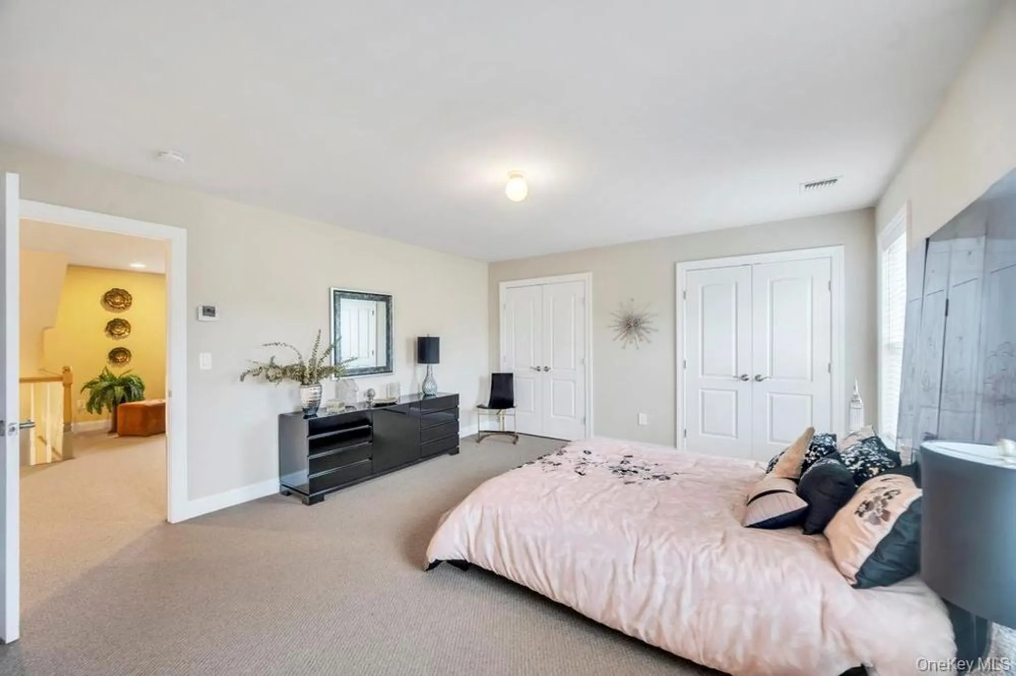 Property Slideshow image 38 of 42 | 4 haverton ct, Riverhead, NY, 11901