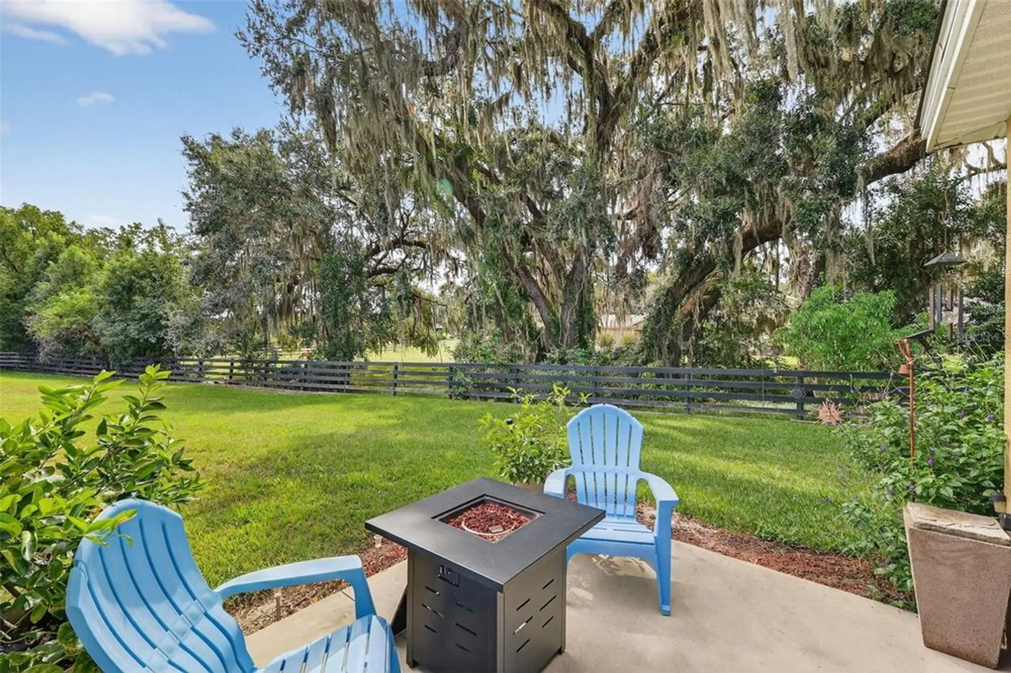 Property Slideshow image 3 of 54 | 10063 lake miona way, Oxford, FL, 34484