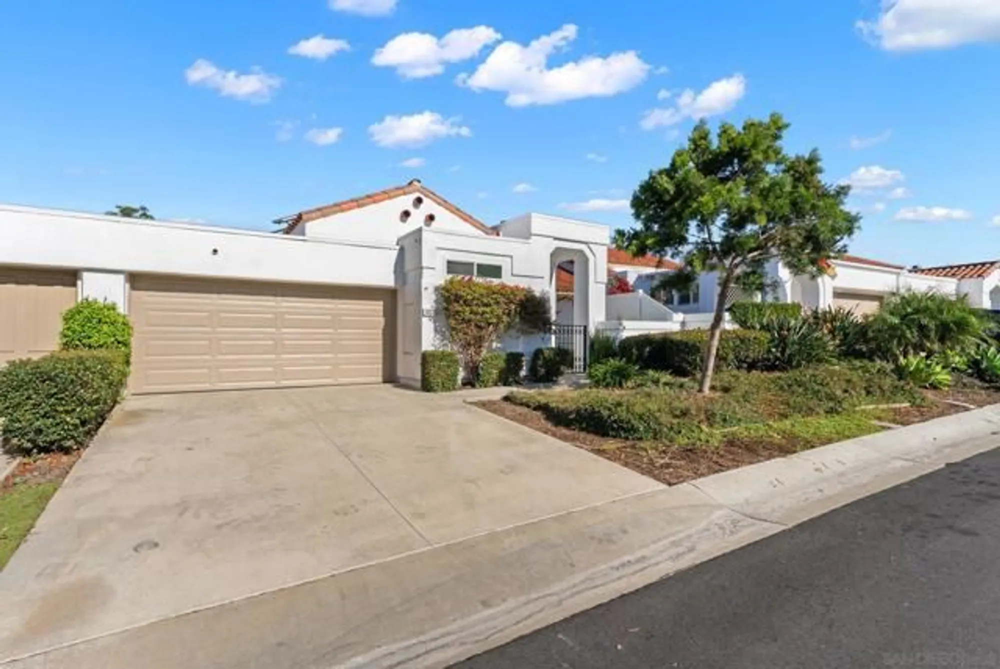 Property Slideshow image 4 of 33 | 5030 alicante way, Oceanside, CA, 92056