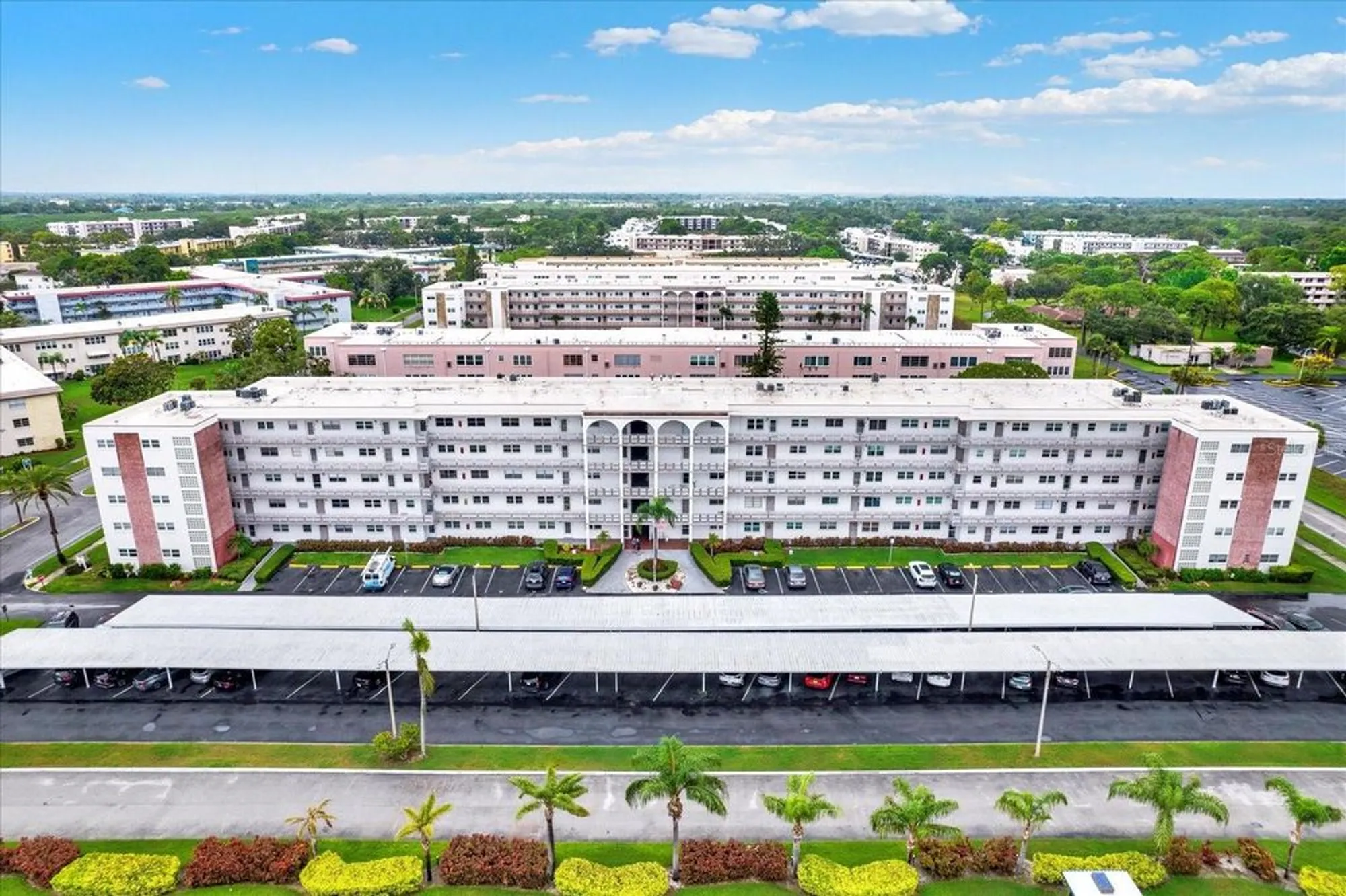 Property Slideshow image 4 of 38 | 5501 80th st n unit 206, Saint Petersburg, FL, 33709