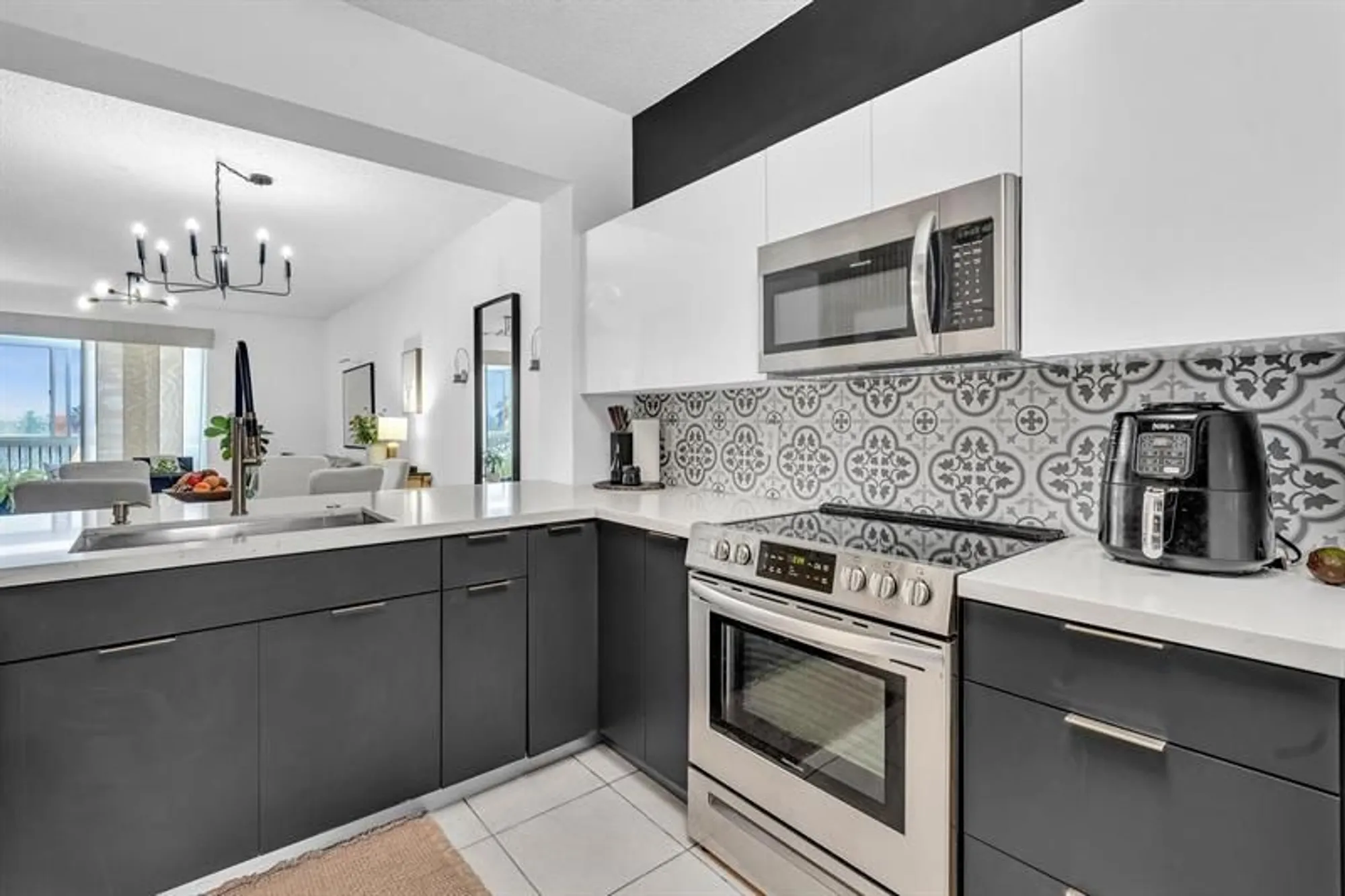 Property Slideshow image 6 of 82 | 7775 southampton ter 405, Tamarac, FL, 33321