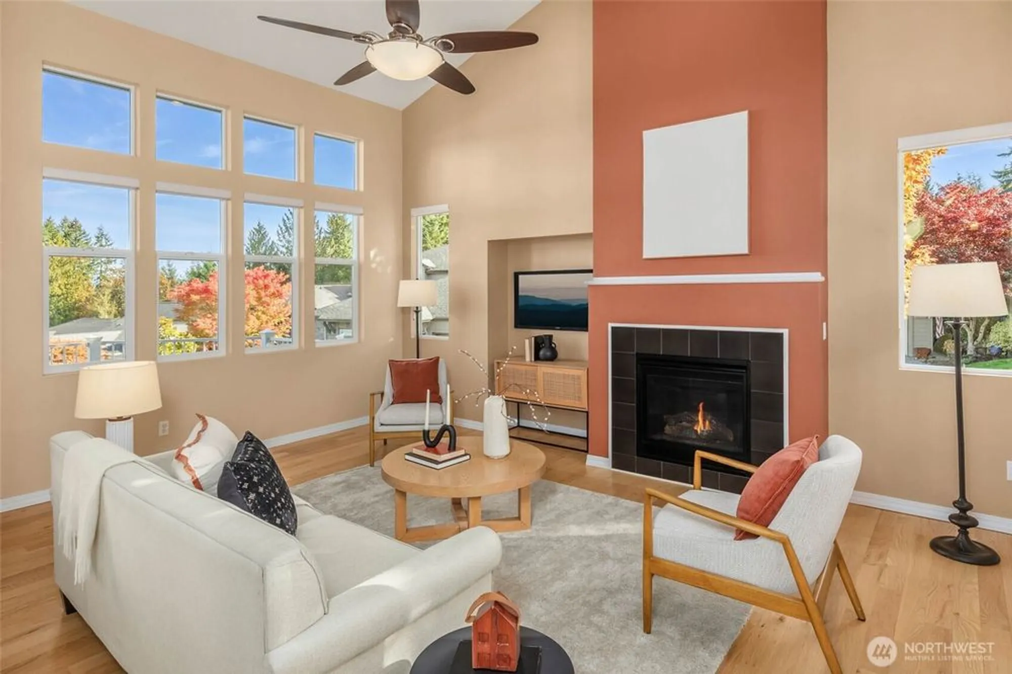 Property Slideshow image 4 of 25 | 12429 243rd pl, Redmond, WA, 98053